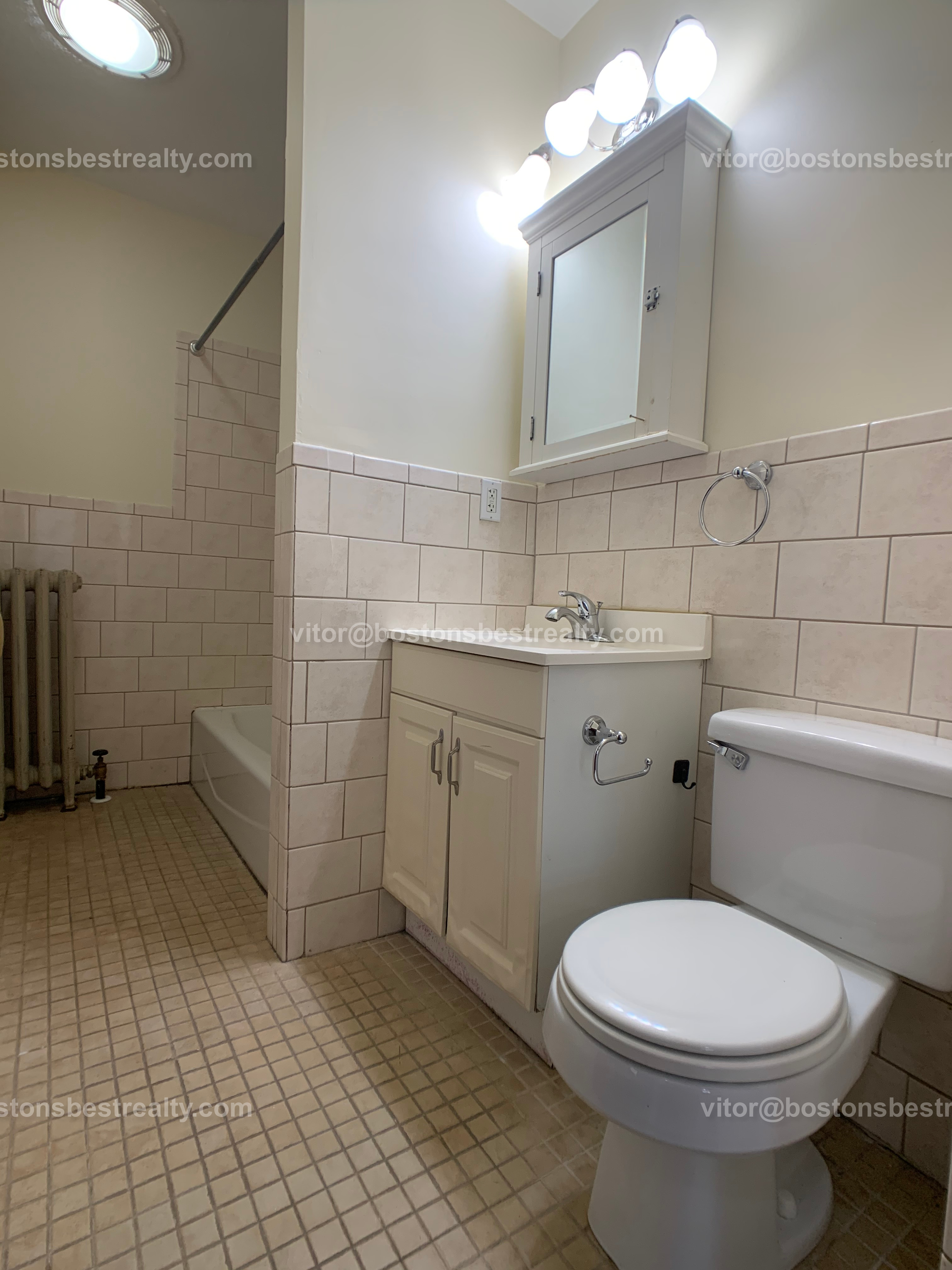 4 bed, 1 bath apartment for rent at 92 University Rd Unit 2, Washington Square — photo 6 of 25