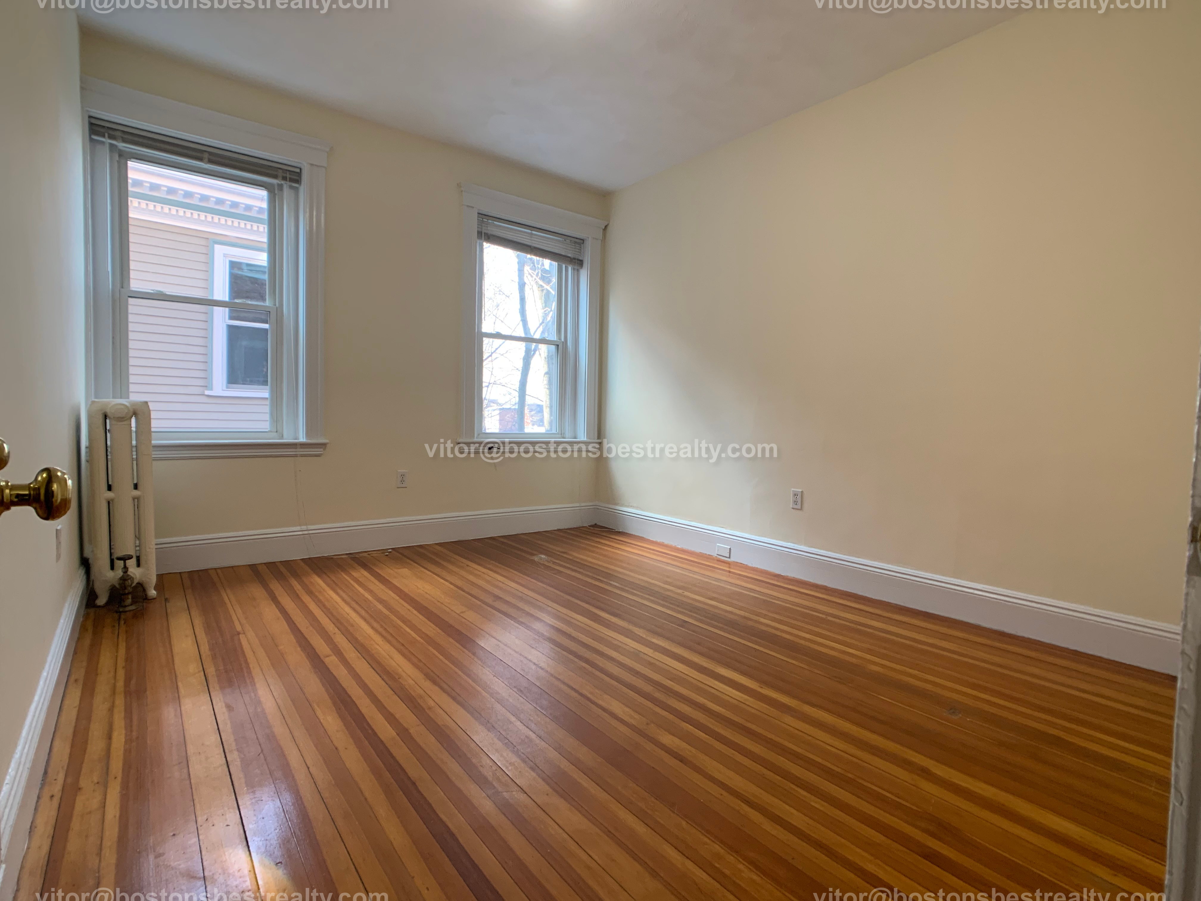 4 bed, 1 bath apartment for rent at 92 University Rd Unit 2, Washington Square — photo 7 of 25