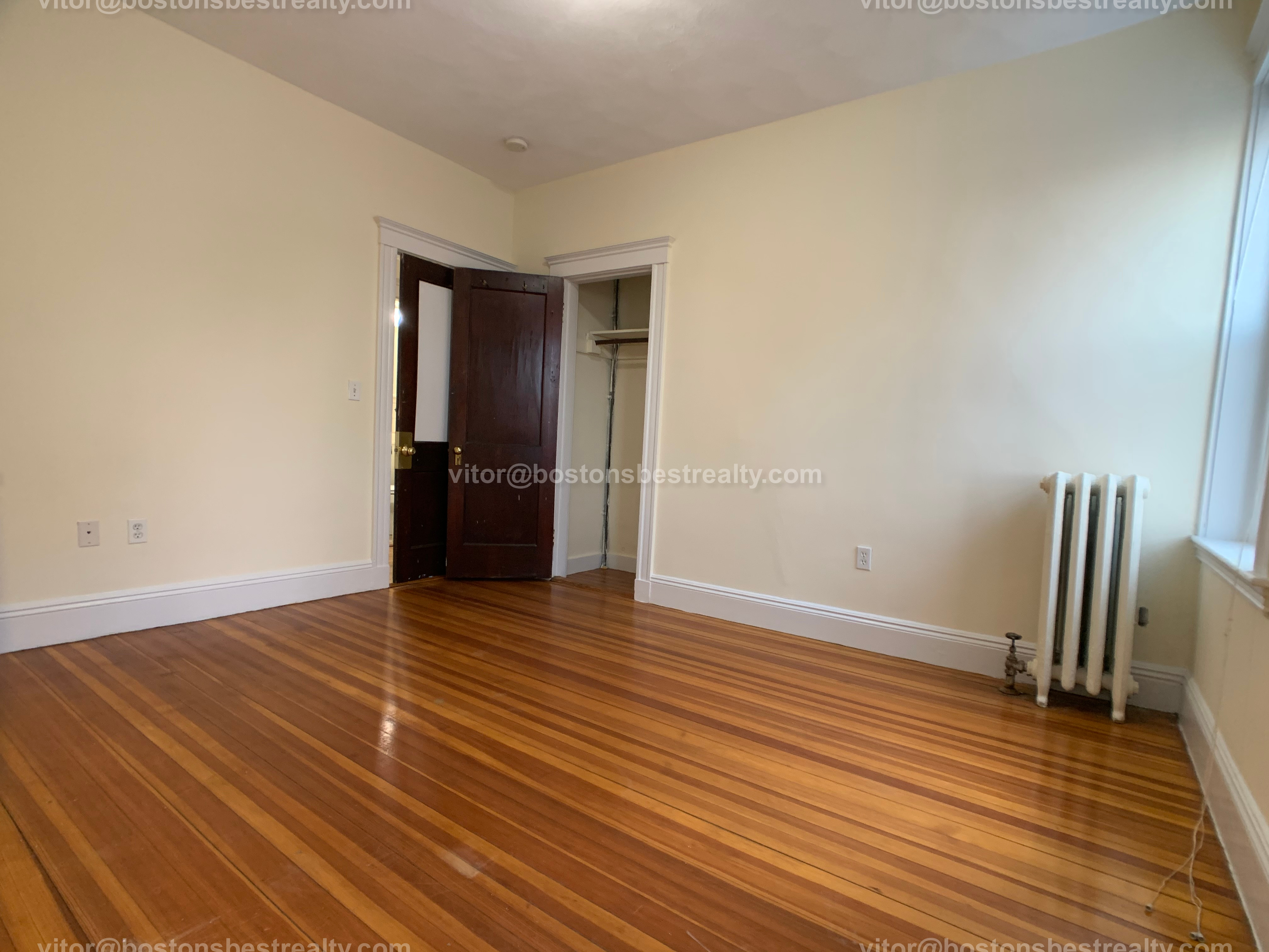 4 bed, 1 bath apartment for rent at 92 University Rd Unit 2, Washington Square — photo 8 of 25