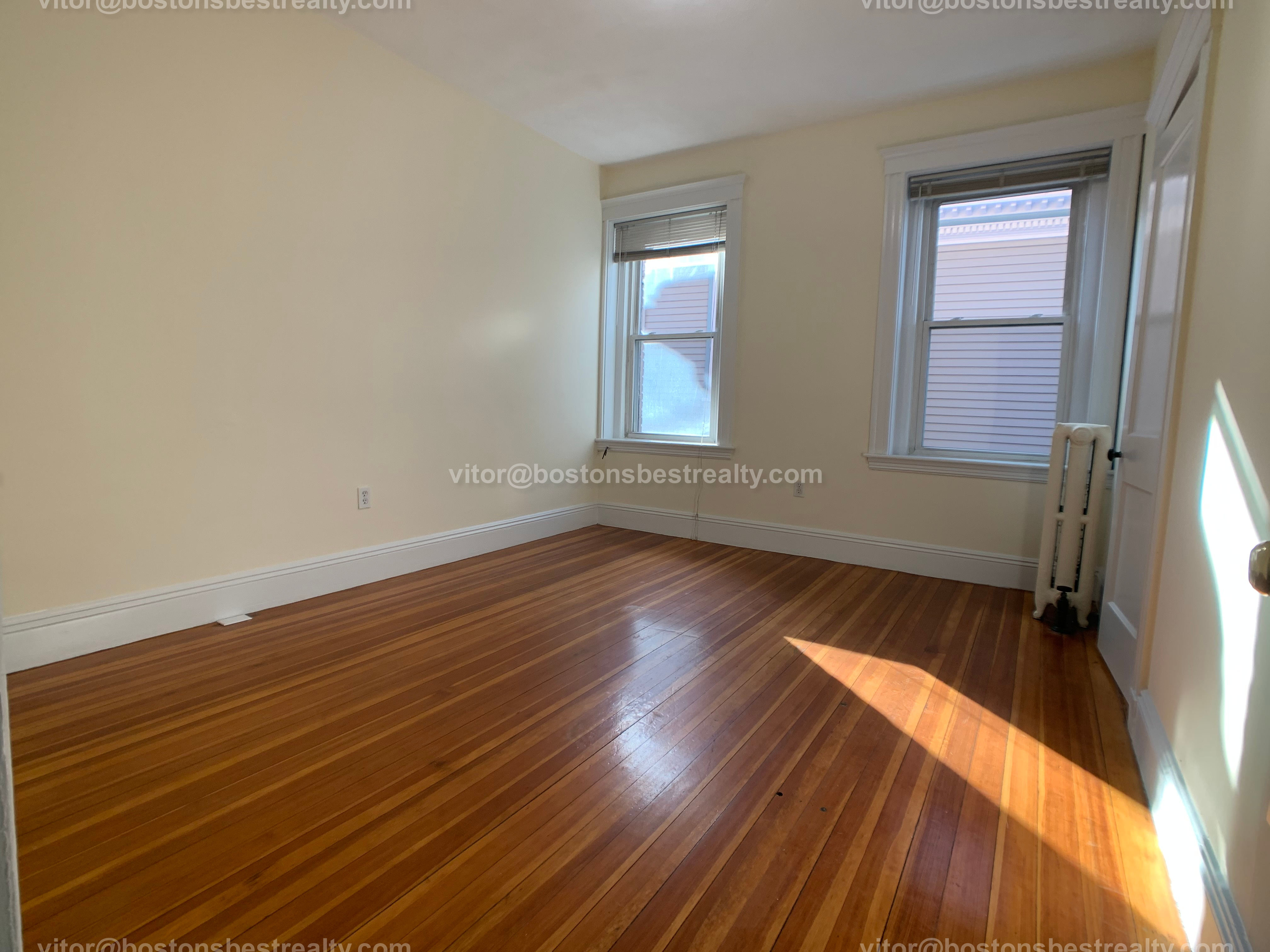 4 bed, 1 bath apartment for rent at 92 University Rd Unit 2, Washington Square — photo 9 of 25