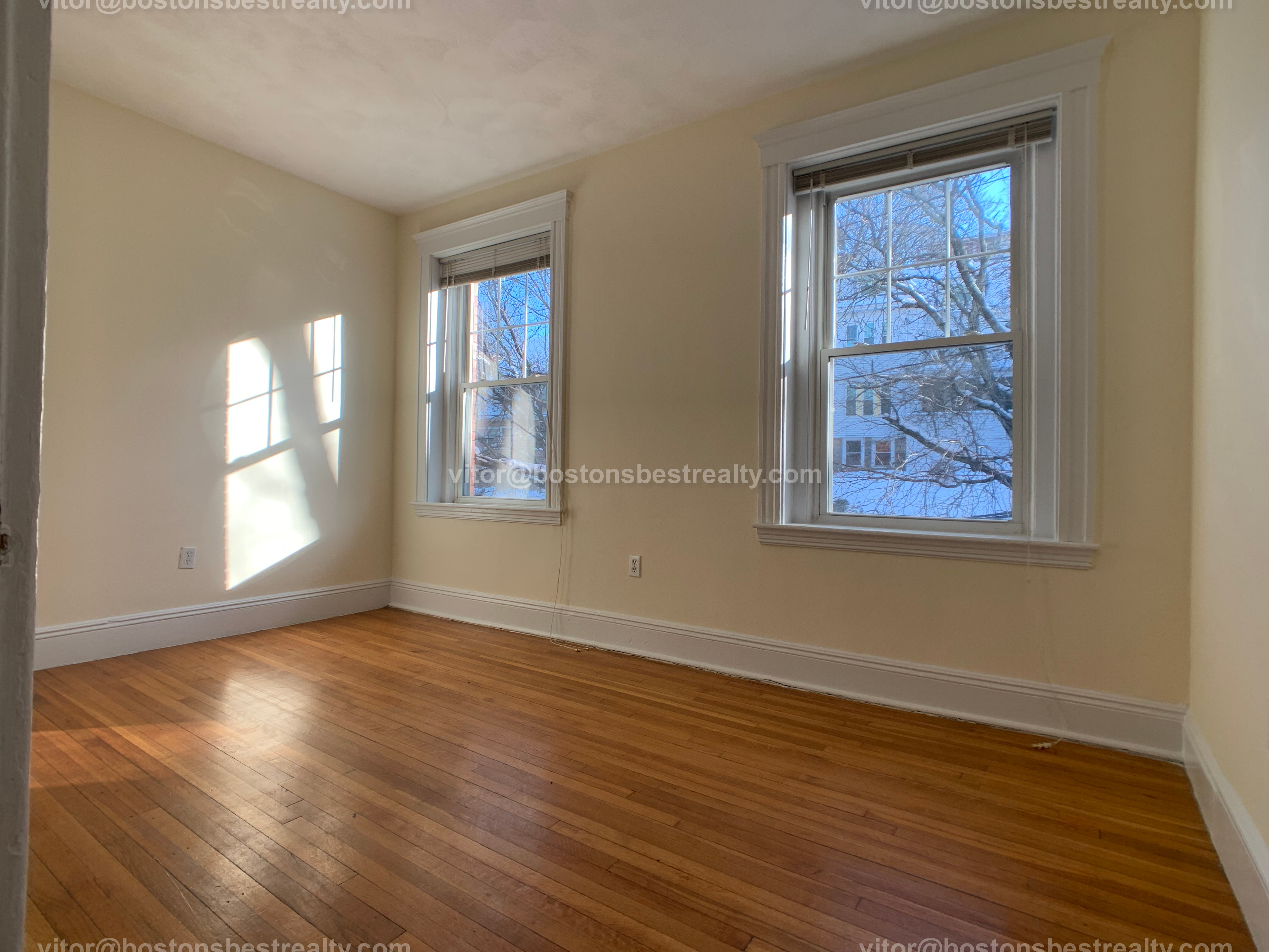 4 bed, 1 bath apartment for rent at 92 University Rd Unit 2, Washington Square — photo 13 of 25