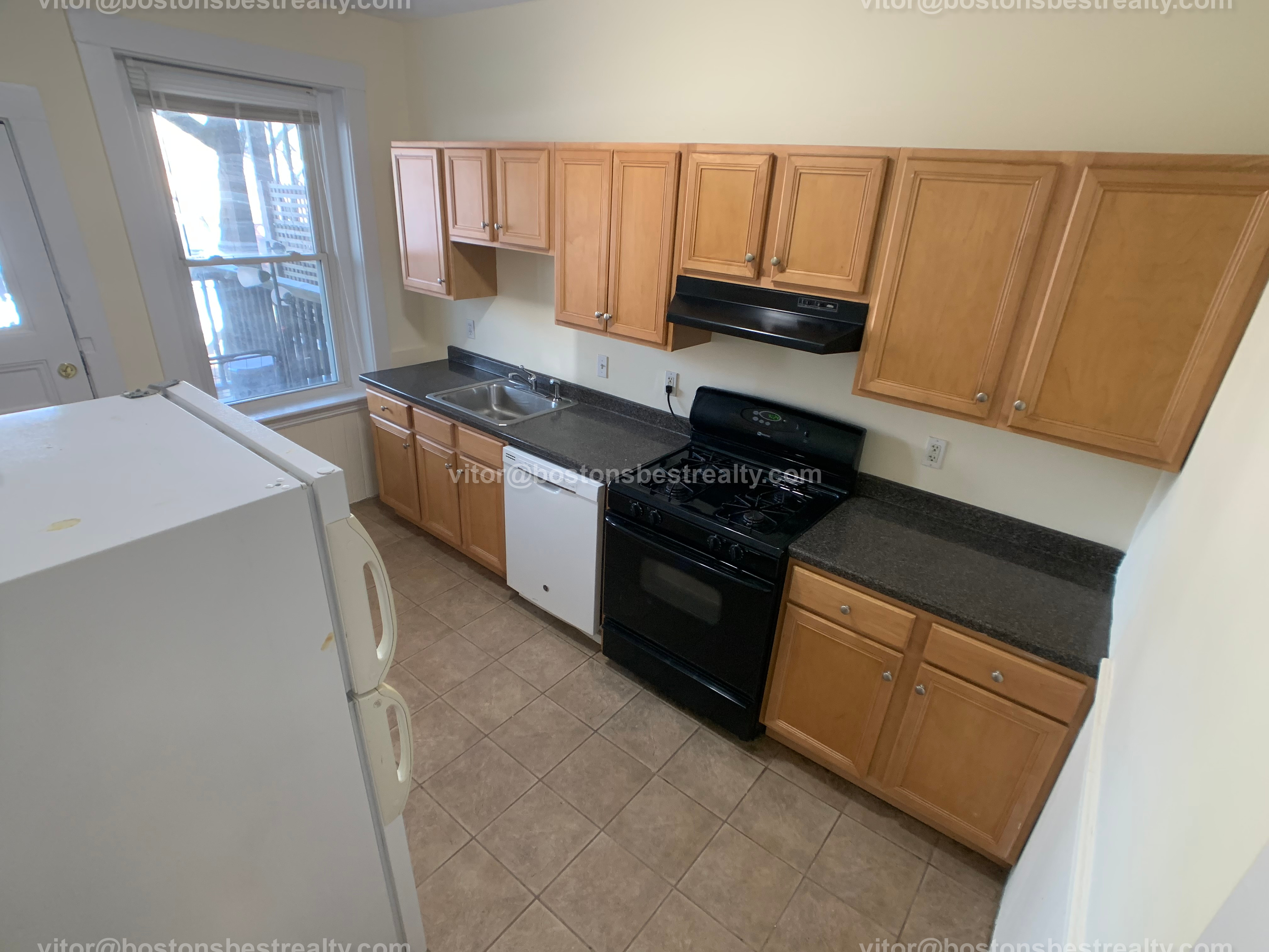 4 bed, 1 bath apartment for rent at 92 University Rd Unit 2, Washington Square — photo 1 of 25