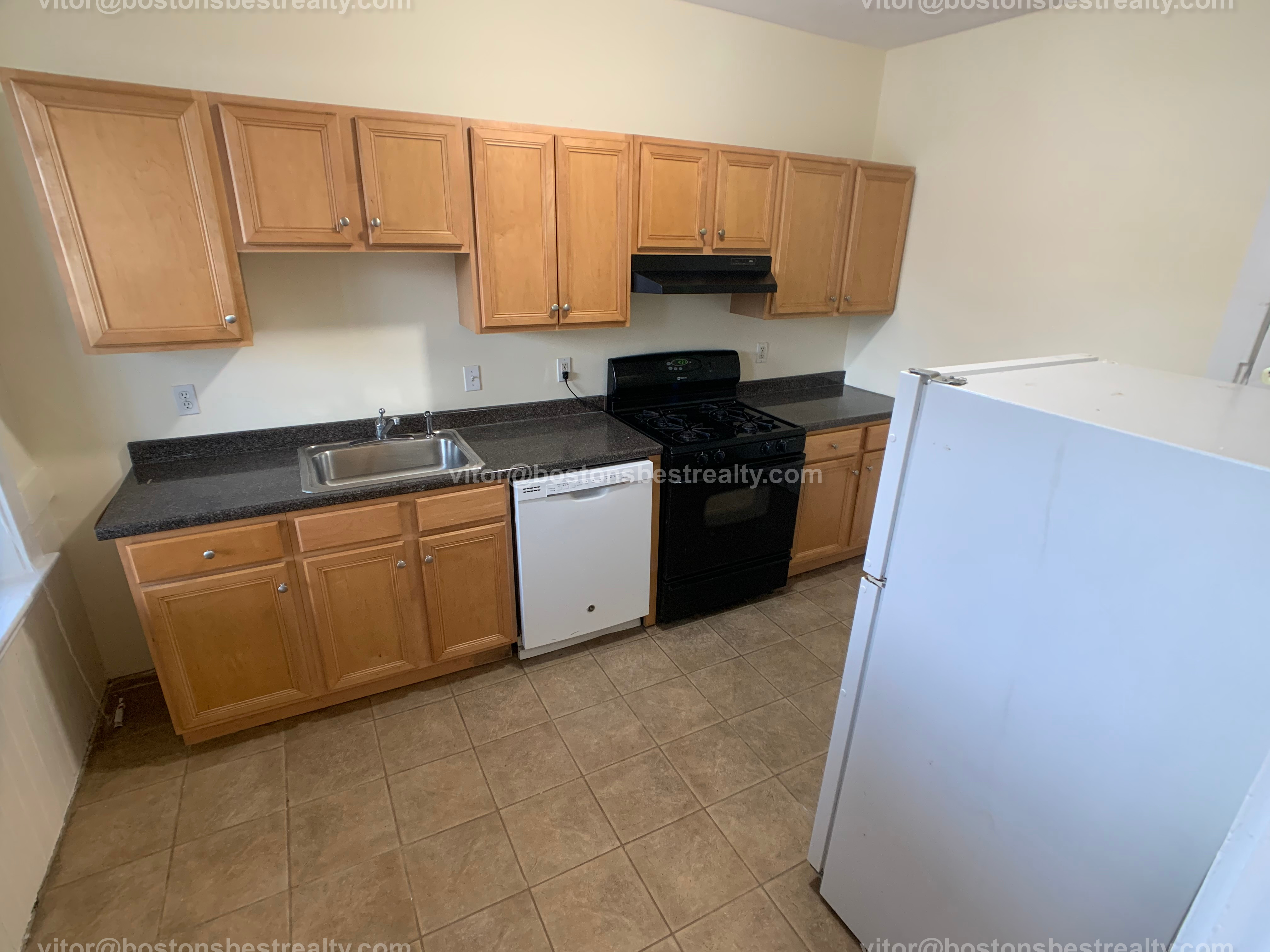 4 bed, 1 bath apartment for rent at 92 University Rd Unit 2, Washington Square — photo 16 of 25
