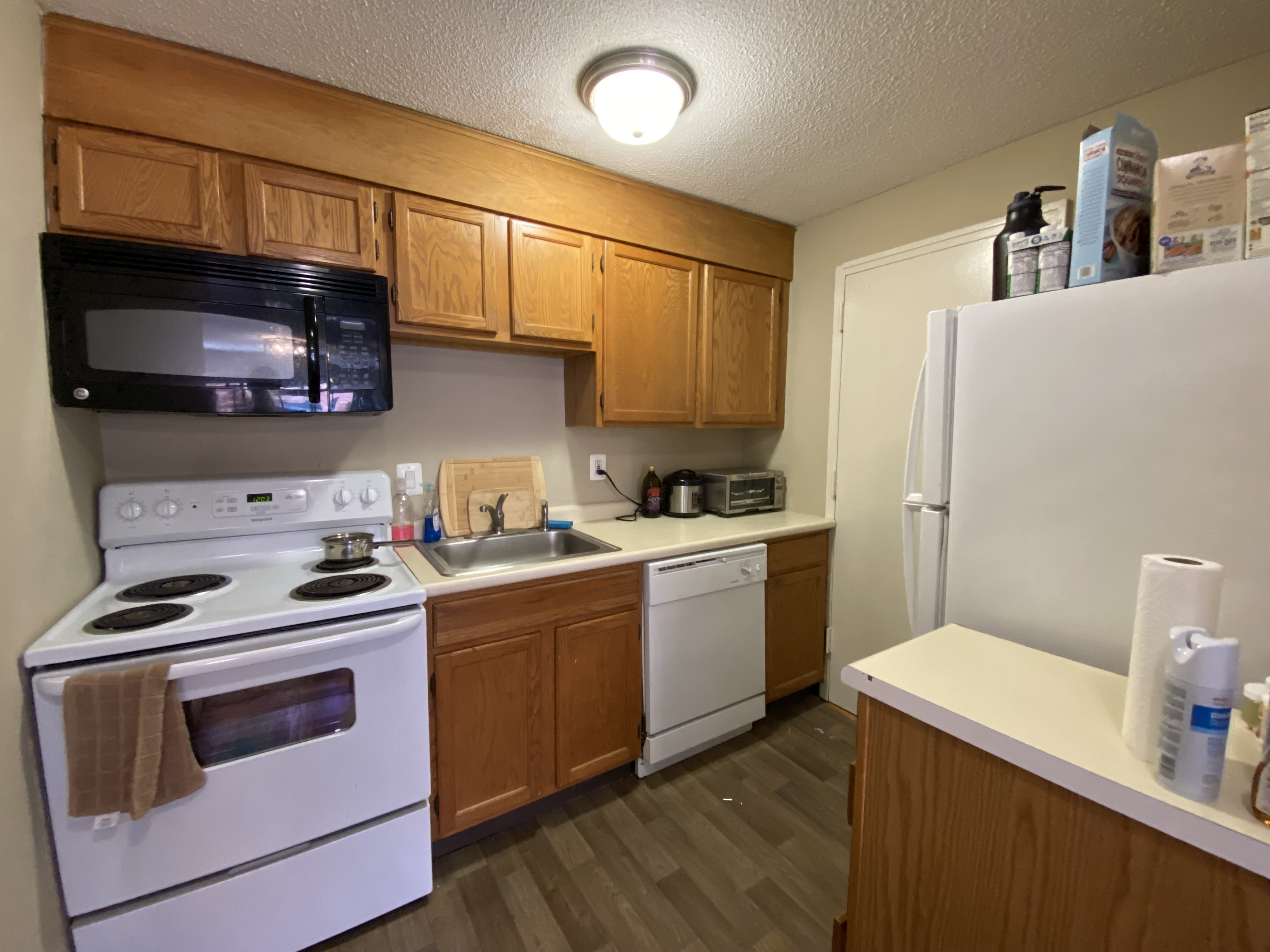 2 bed, 1 bath apartment for rent at 375 Harvard St Unit 23, Harvard Square — photo 2 of 10