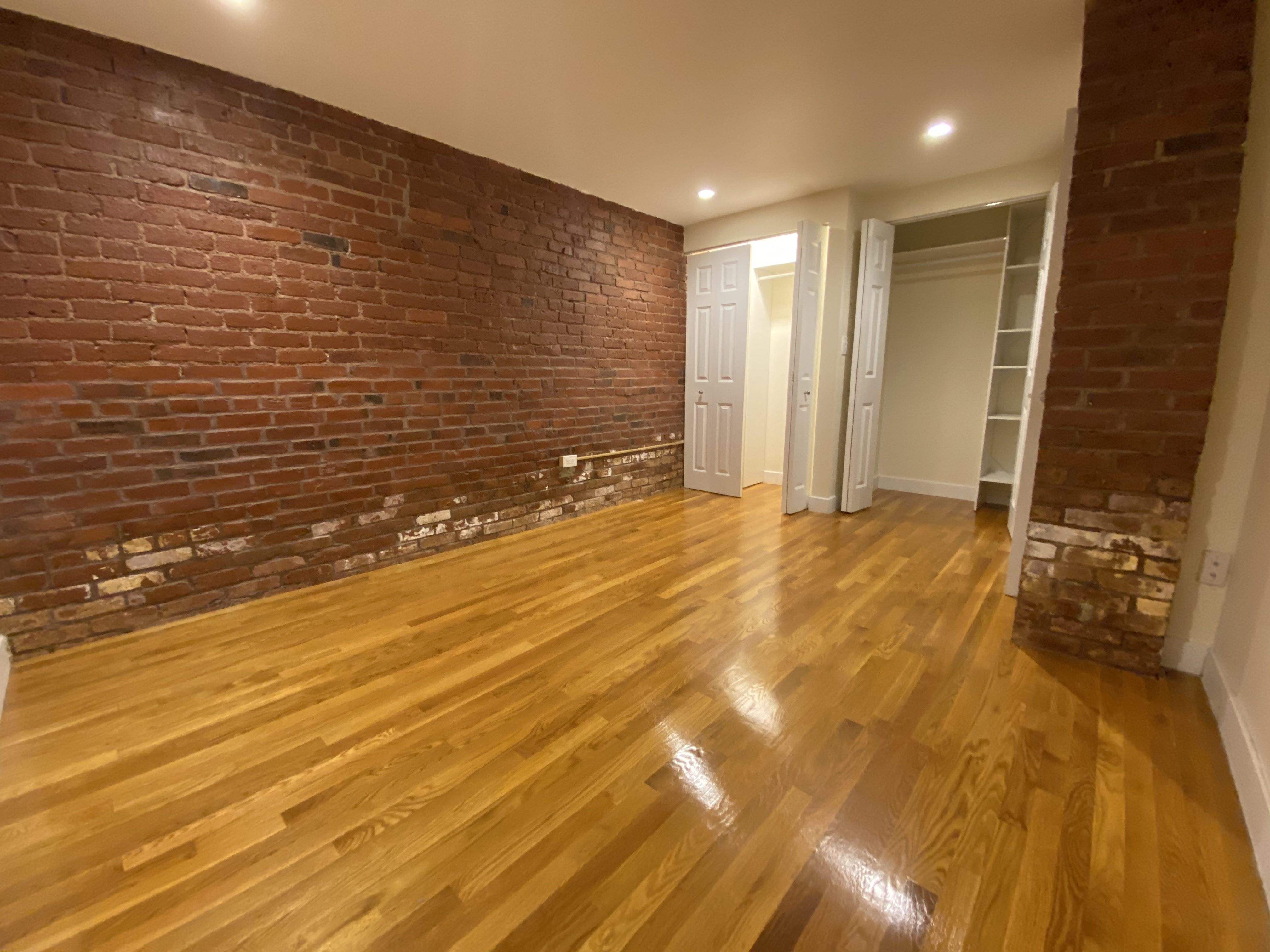 2 bed, 1.5 bath apartment for rent at 108 Gainsborough St Unit 101, Fenway — photo 2 of 6