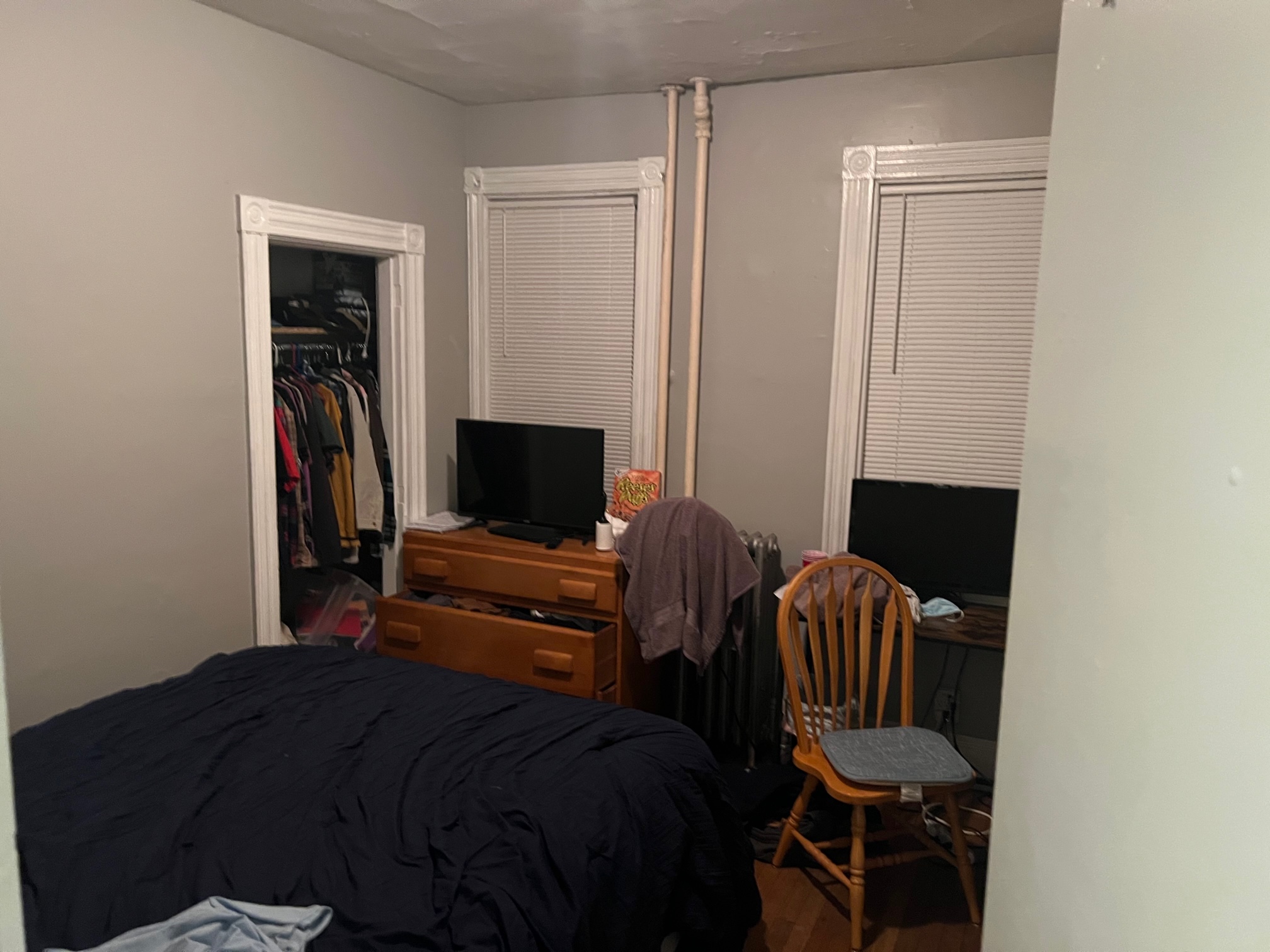 3 bed, 1 bath apartment for rent at 121 Hillside St Unit 1, Mission Hill — photo 4 of 15