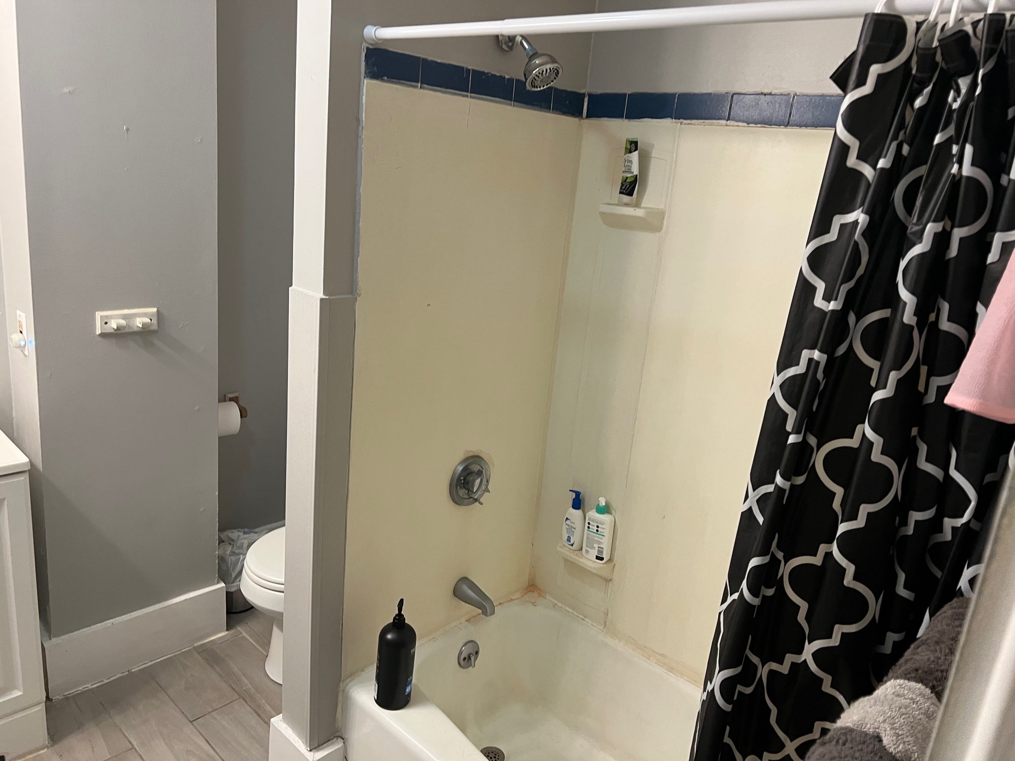 3 bed, 1 bath apartment for rent at 121 Hillside St Unit 1, Mission Hill — photo 8 of 15