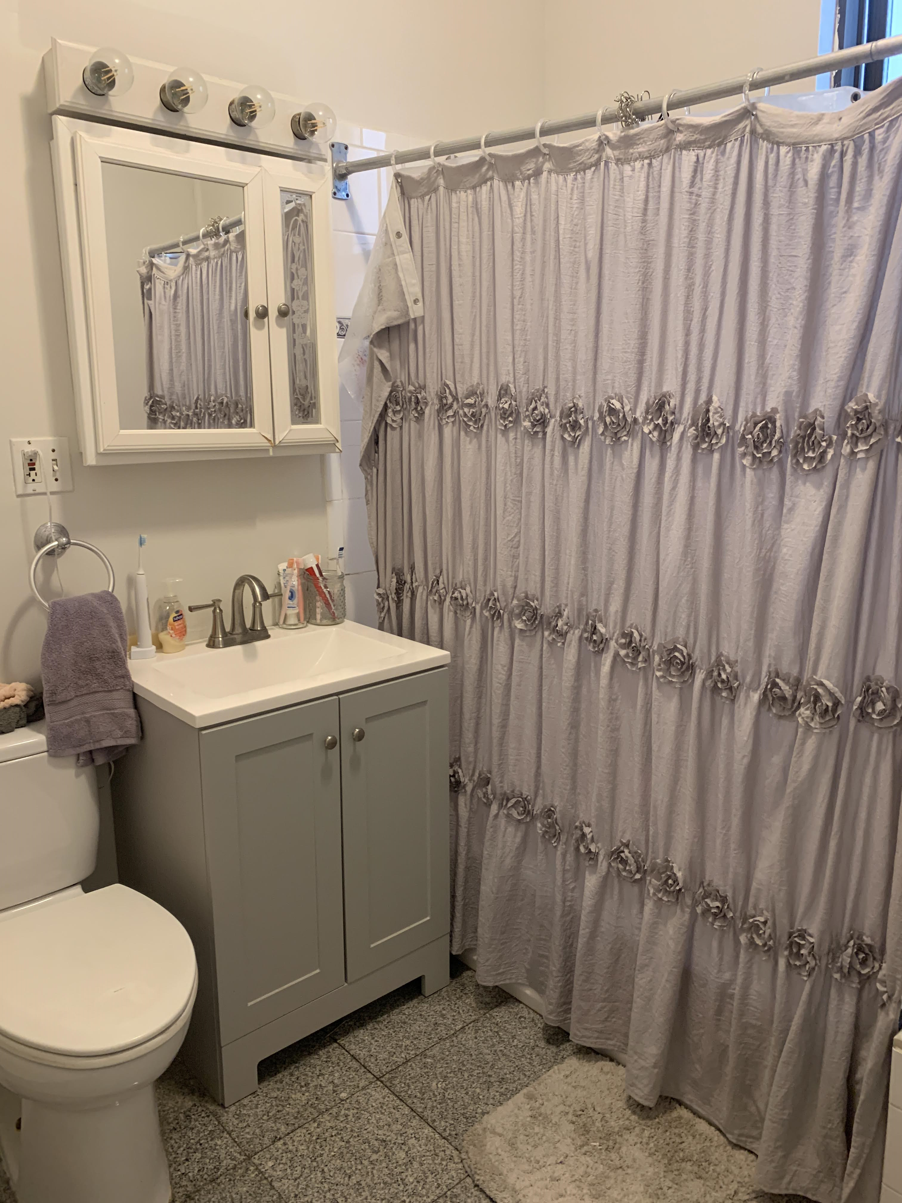 46 Carlton St, Longwood