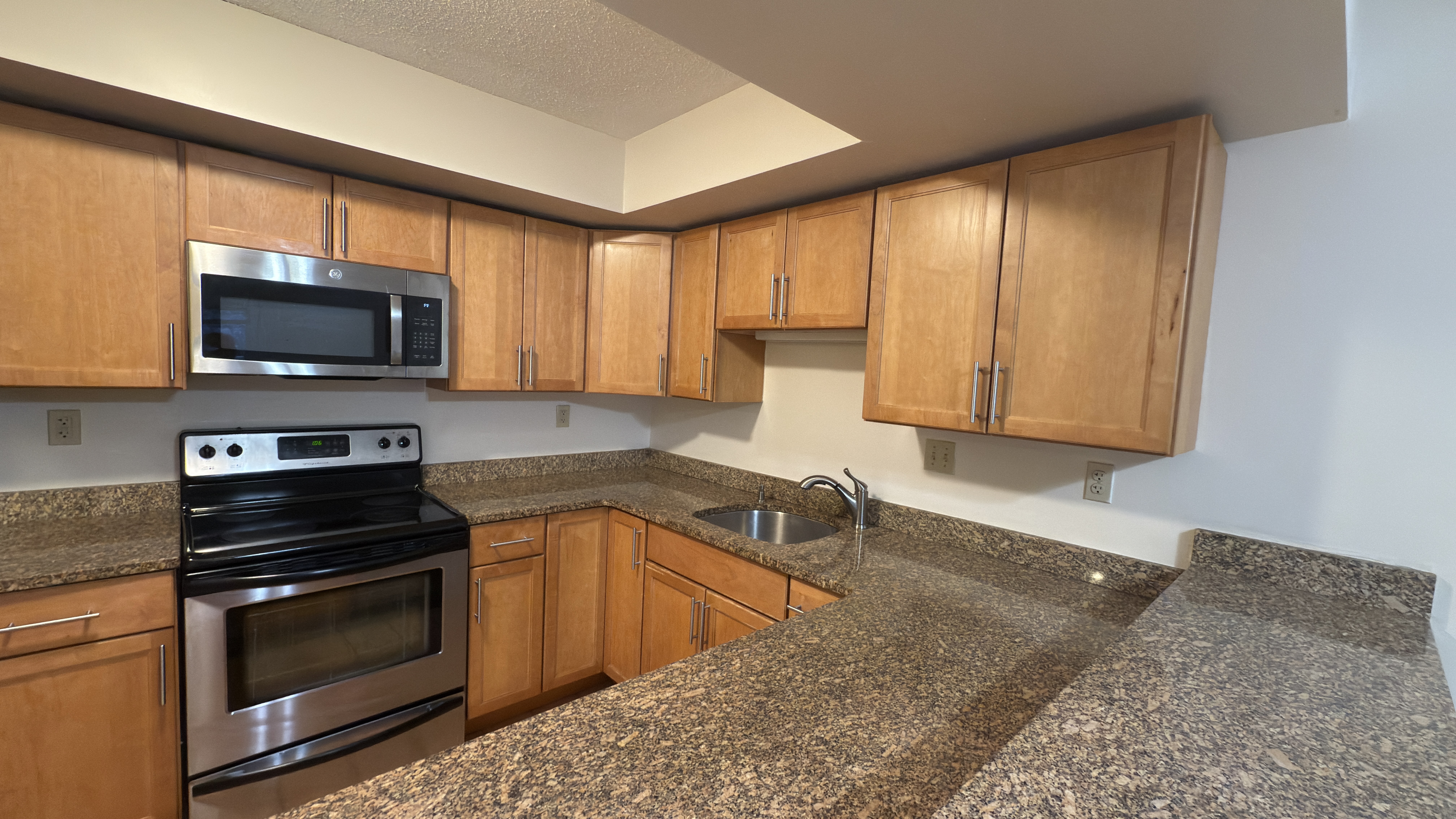 345 Franklin St, Riverside