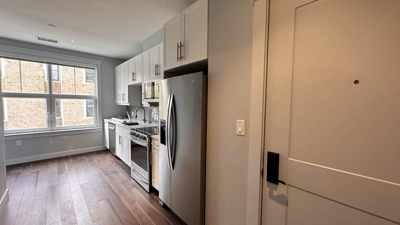 Studio bed, 1 bath apartment for rent at 136 Babcock St Unit Apt 302, Coolidge Corner — photo 5 of 21