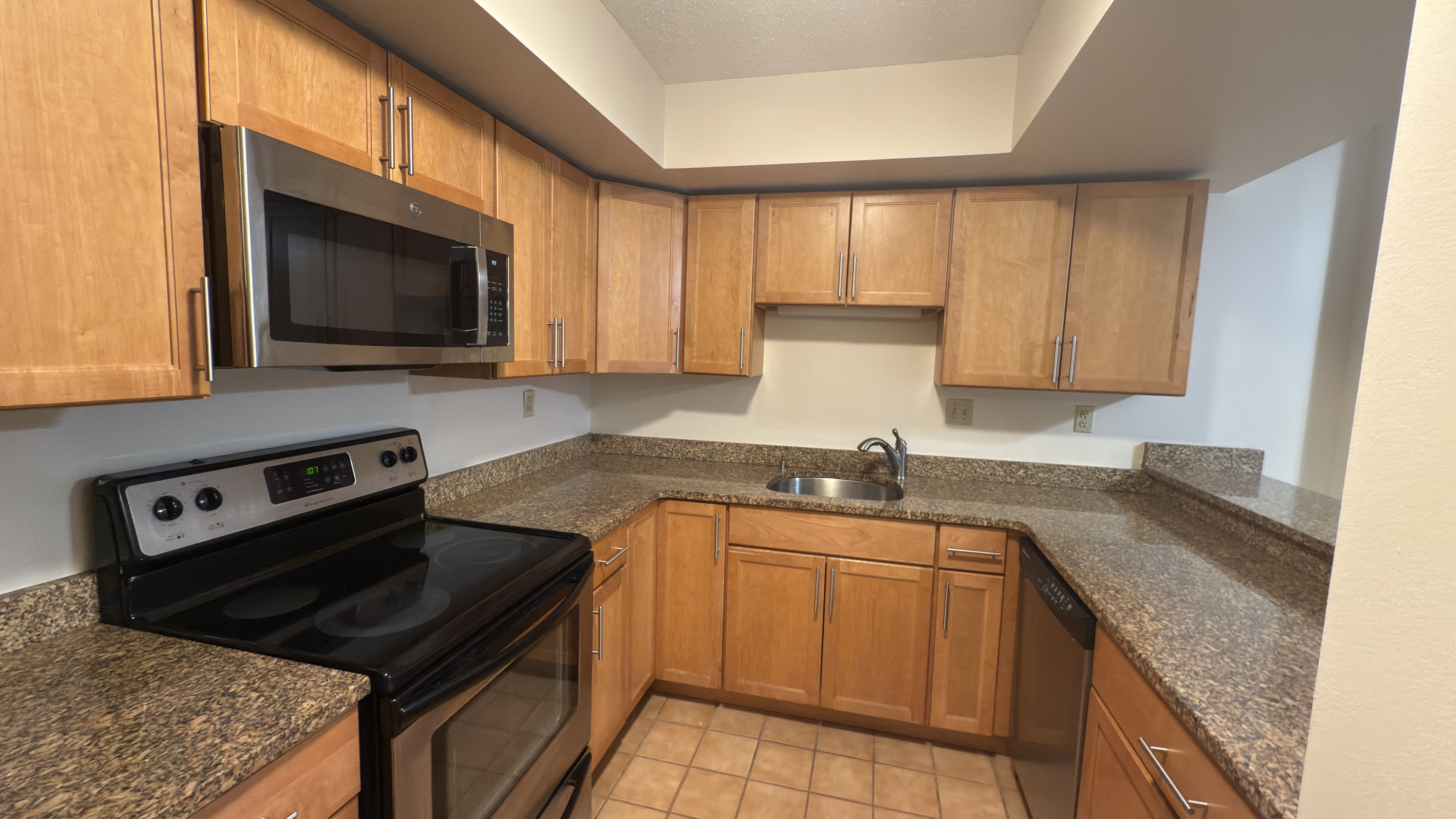 345 Franklin St, Riverside