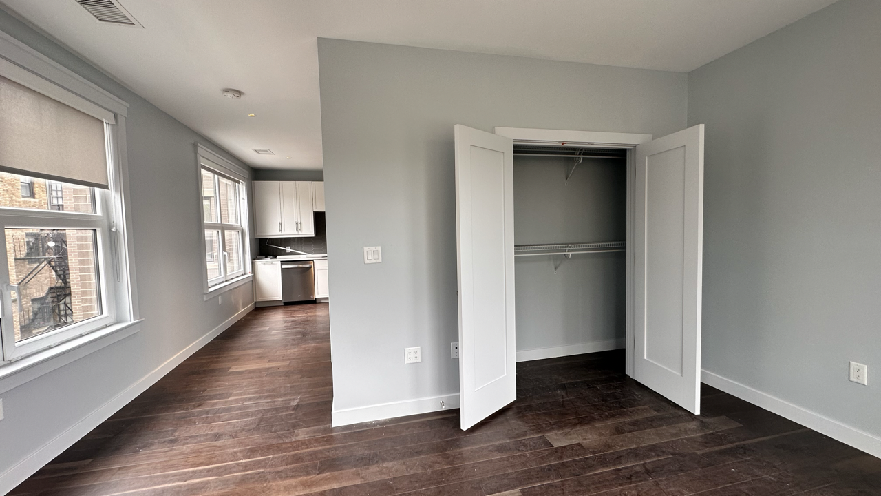 Studio bed, 1 bath apartment for rent at 136 Babcock St Unit Apt 302, Coolidge Corner — photo 2 of 21