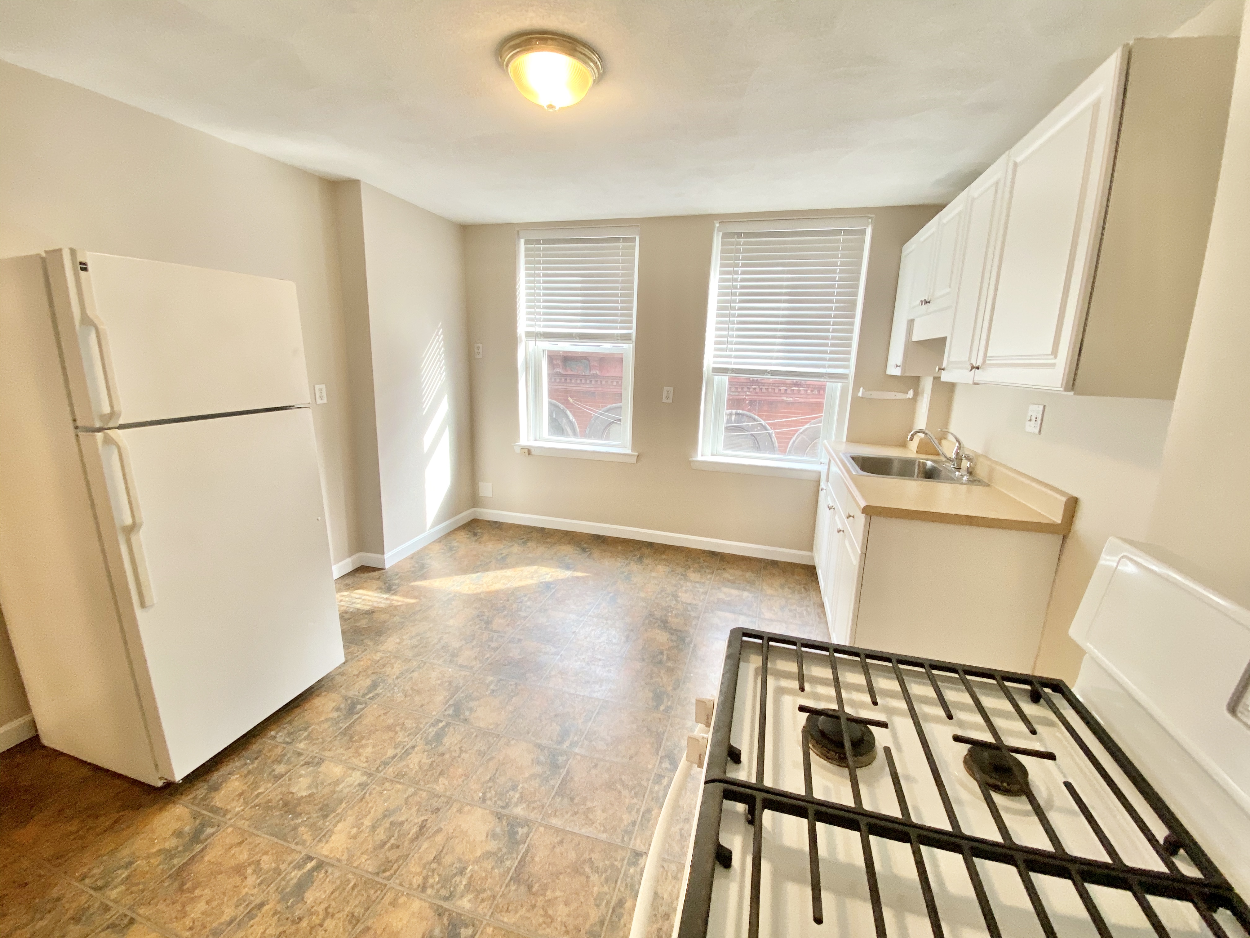 1.5 bed, 1 bath apartment for rent at 2 Baldwin Pl Unit 8, North End — photo 3 of 14