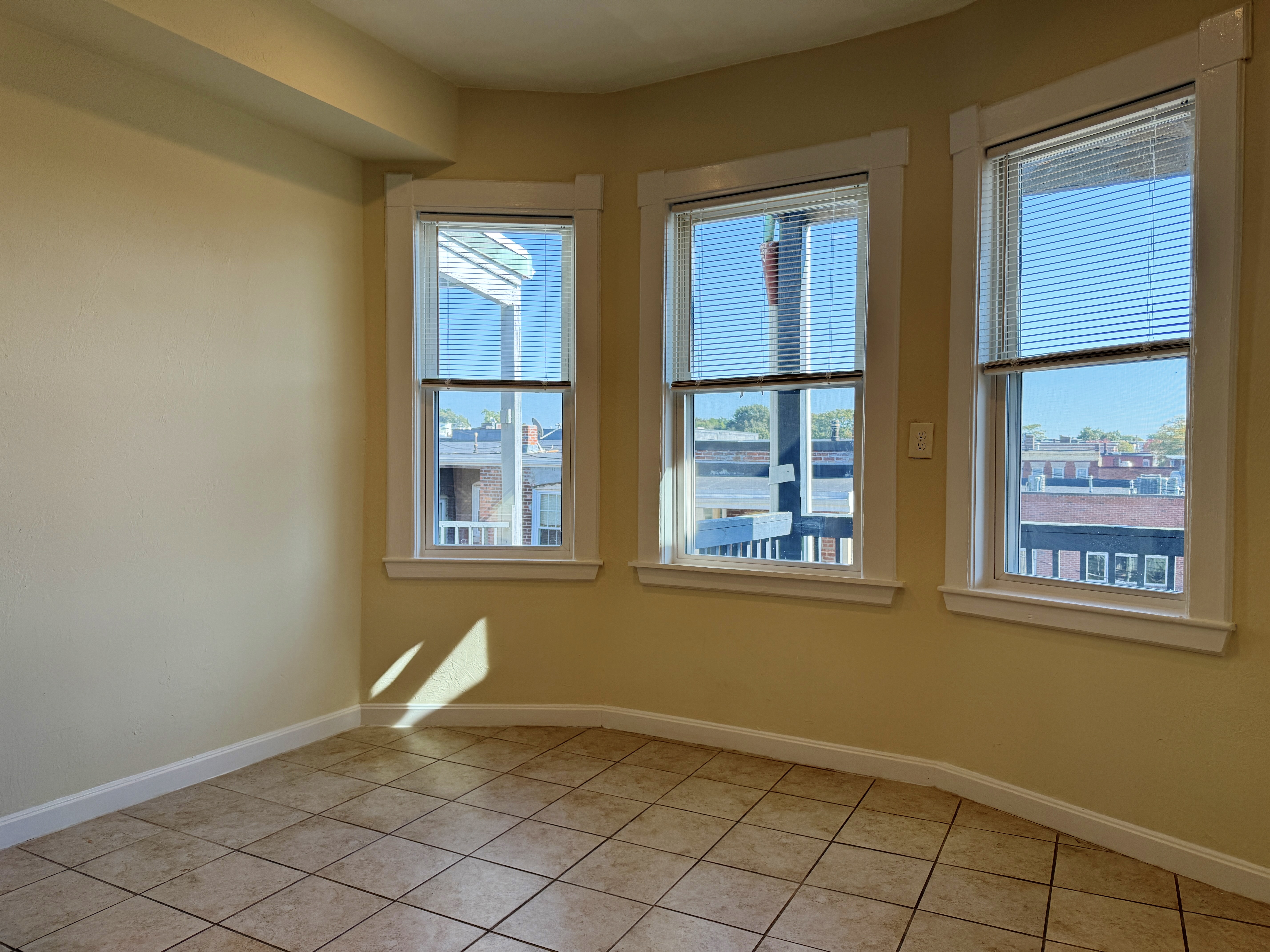 3 bed, 1 bath apartment for rent at 189 Chestnut St Unit 3, Chelsea — photo 4 of 15
