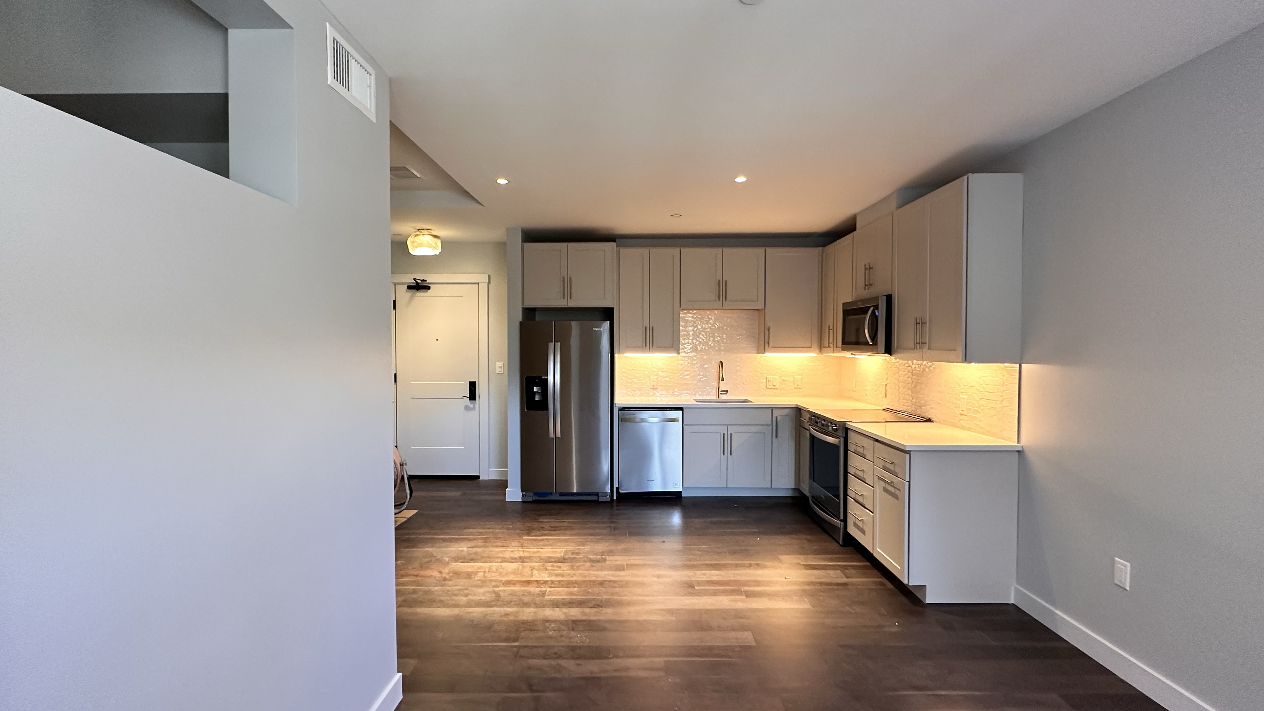1 bed, 1 bath apartment for rent at 136 Babcock St Unit 23423, Coolidge Corner — photo 1 of 17