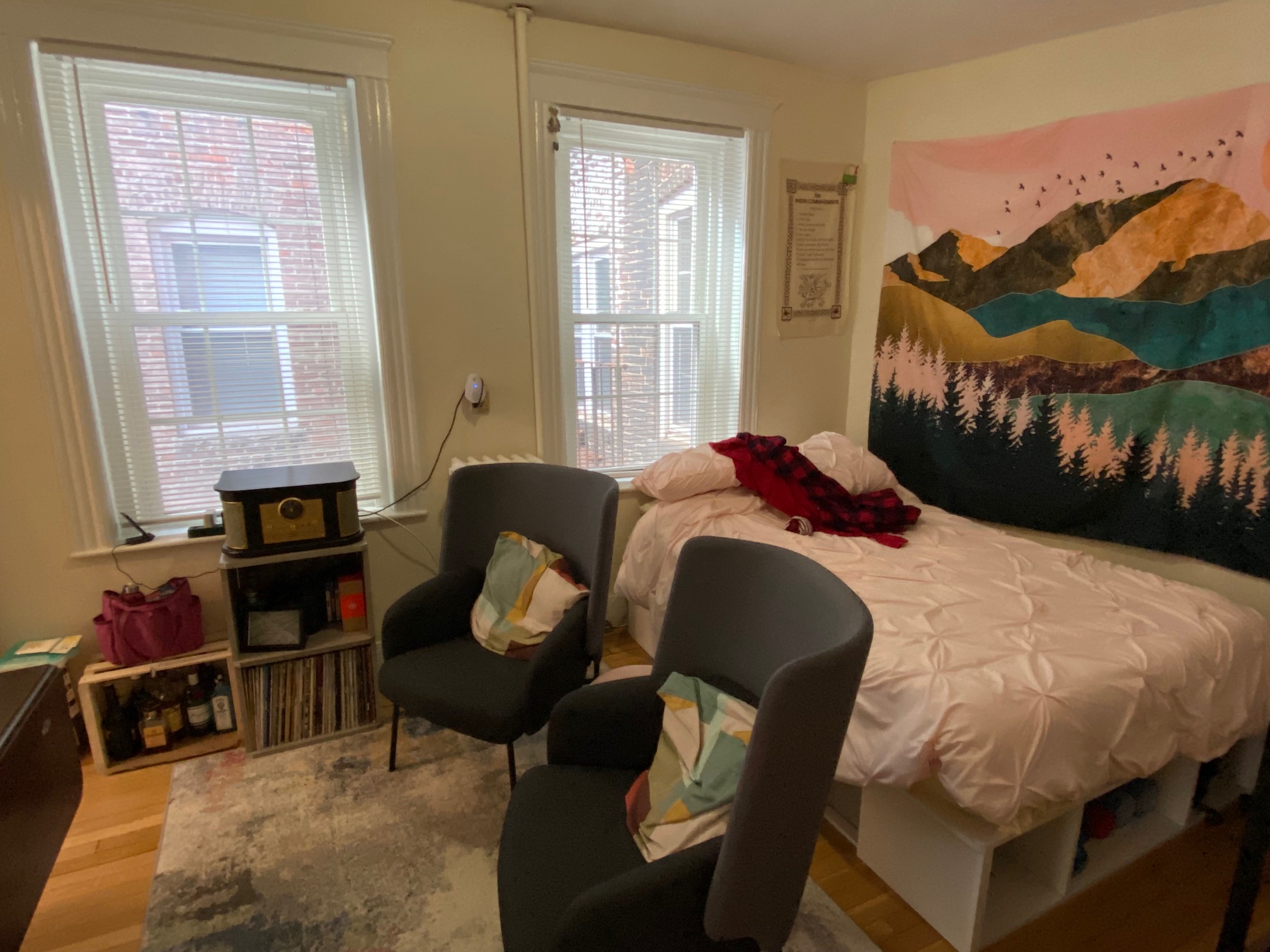 Studio bed, 1 bath apartment for rent at 26 Myrtle St Unit 7, Beacon Hill — photo 1 of 12