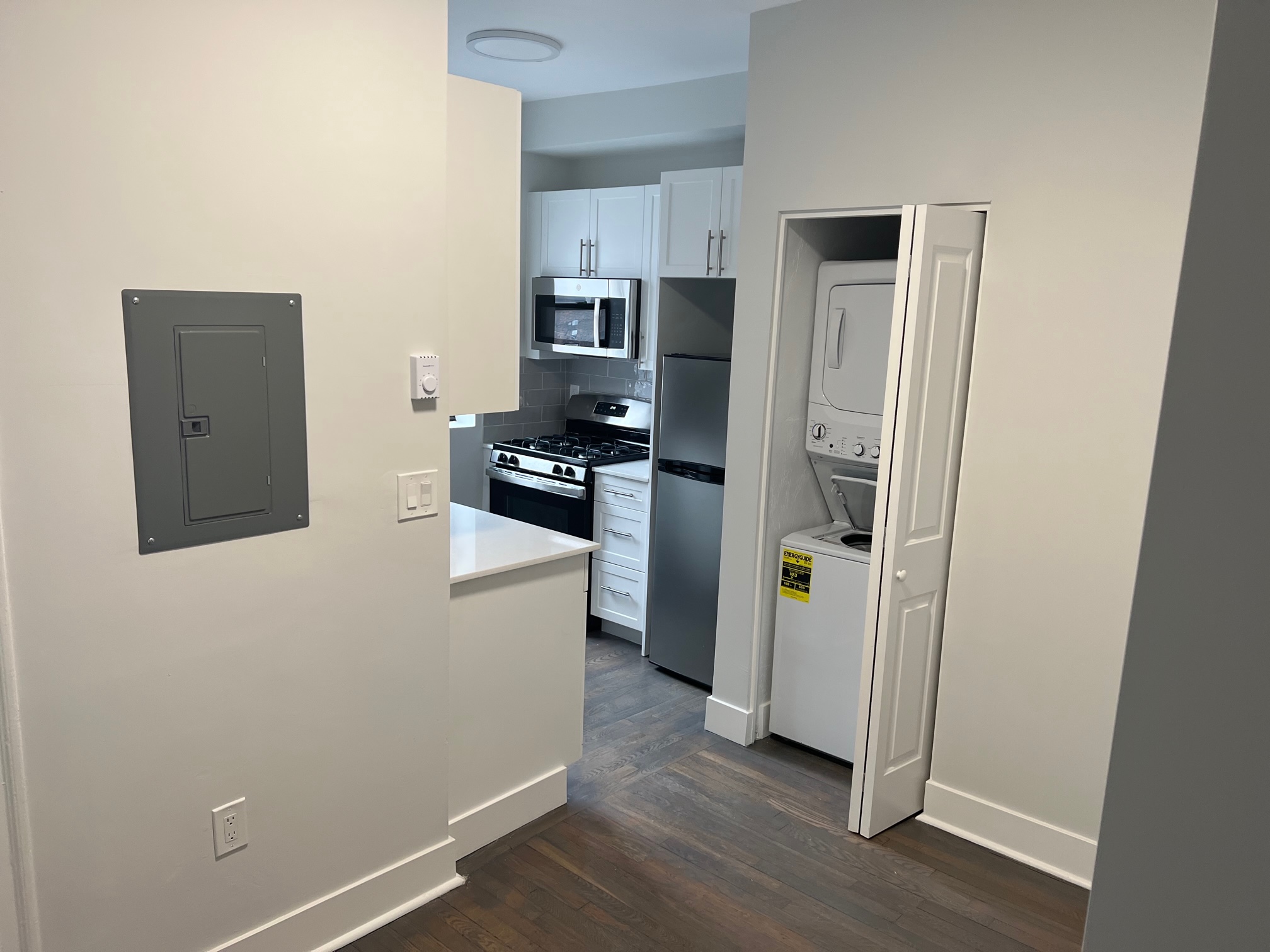 Studio bed, 1 bath apartment for rent at 81 Park Dr Unit 4, Fenway — photo 6 of 11
