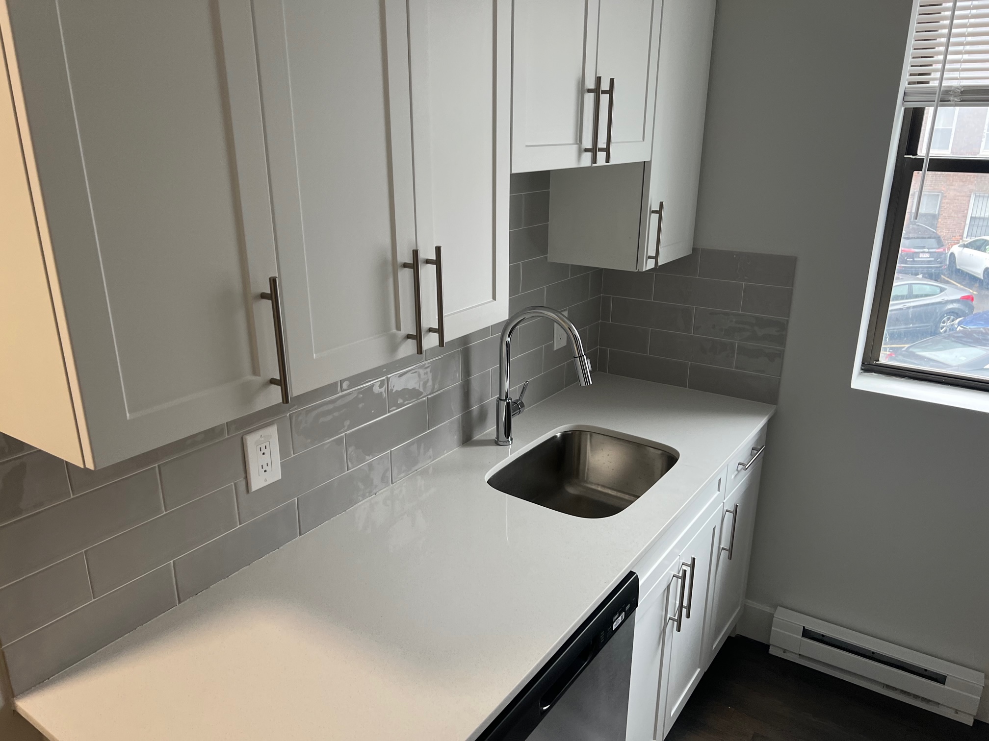 Studio bed, 1 bath apartment for rent at 81 Park Dr Unit 4, Fenway — photo 2 of 11