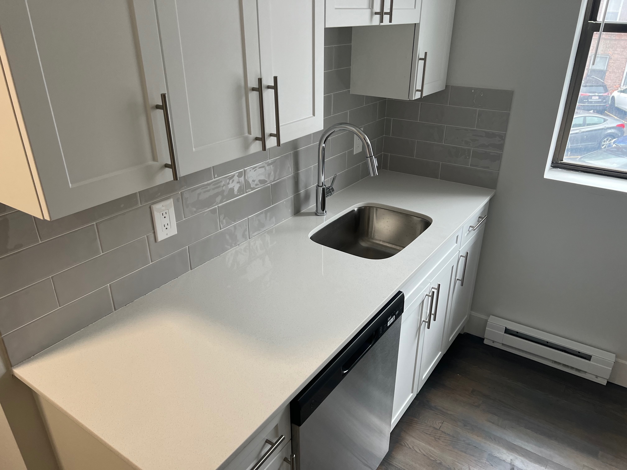 Studio bed, 1 bath apartment for rent at 81 Park Dr Unit 4, Fenway — photo 3 of 11