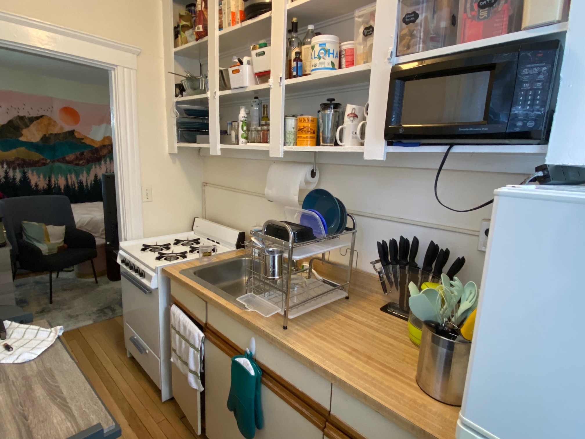 Studio bed, 1 bath apartment for rent at 26 Myrtle St Unit 7, Beacon Hill — photo 9 of 12