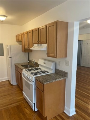 1 bed, 1 bath apartment for rent at 10 Yeamans St Unit 23, Revere — photo 1 of 5