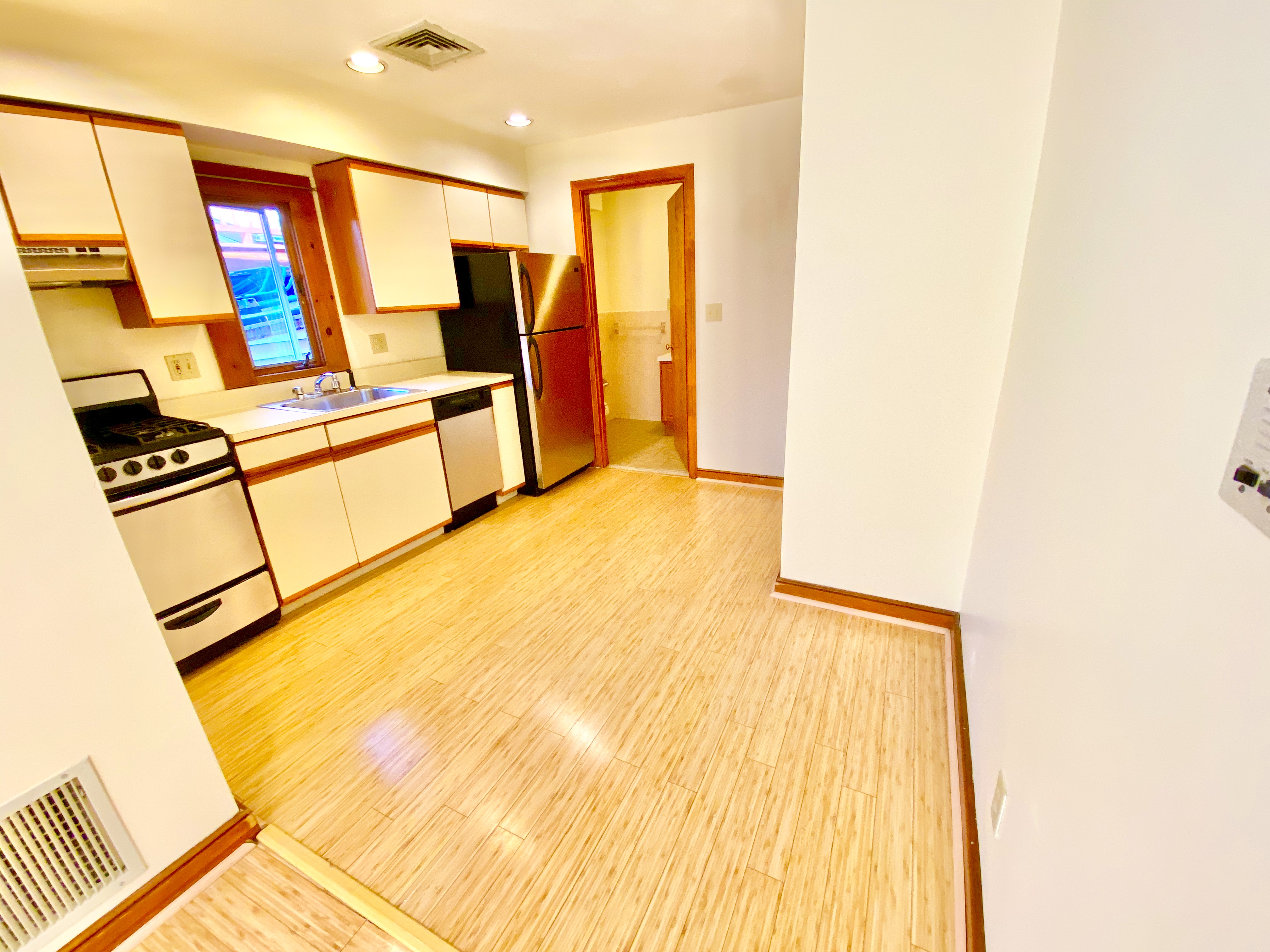 1 bed, 1 bath apartment for rent at 2 Webster Pl Unit 3, North End — photo 2 of 12