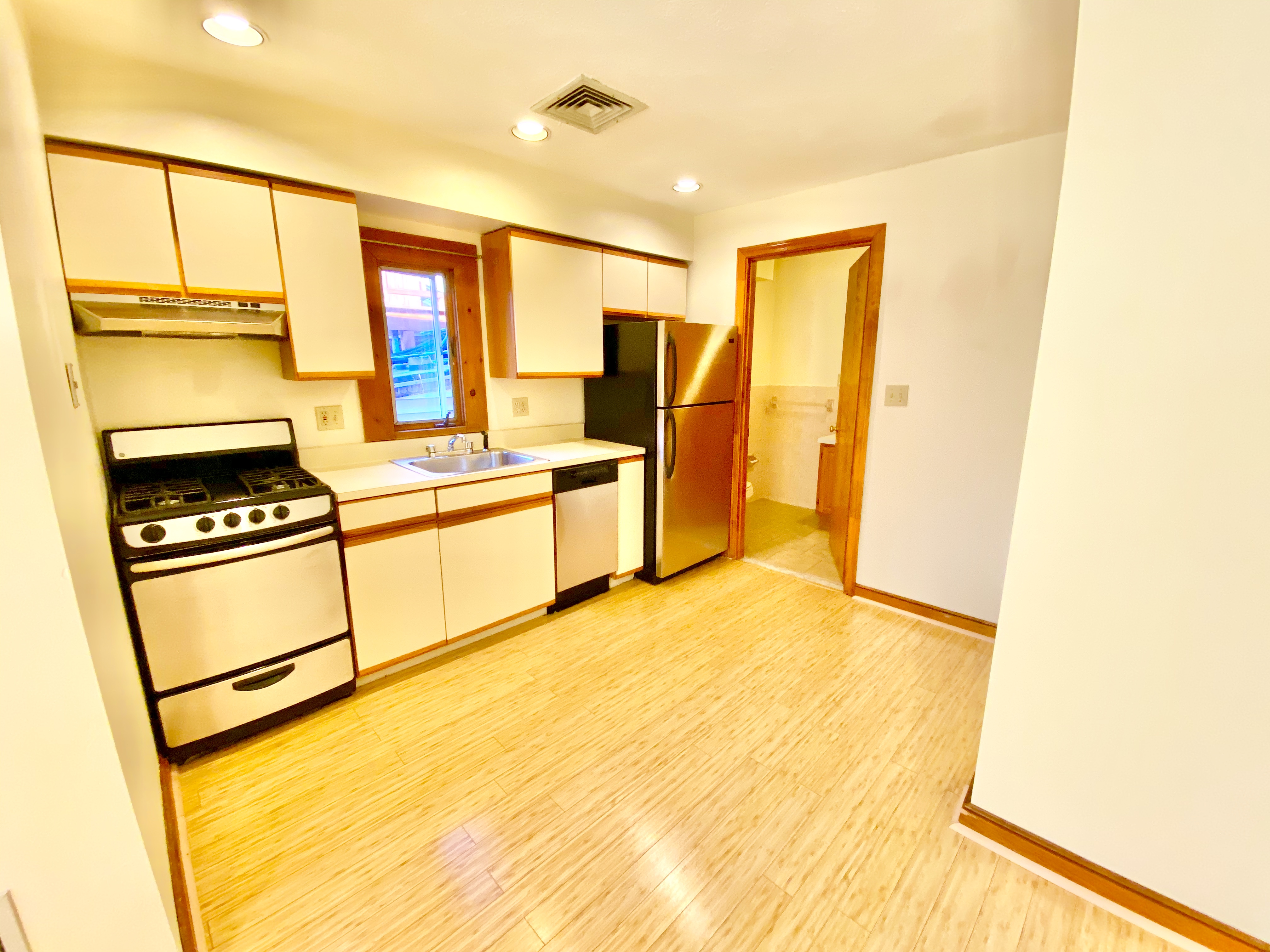 1 bed, 1 bath apartment for rent at 2 Webster Pl Unit 3, North End — photo 1 of 12