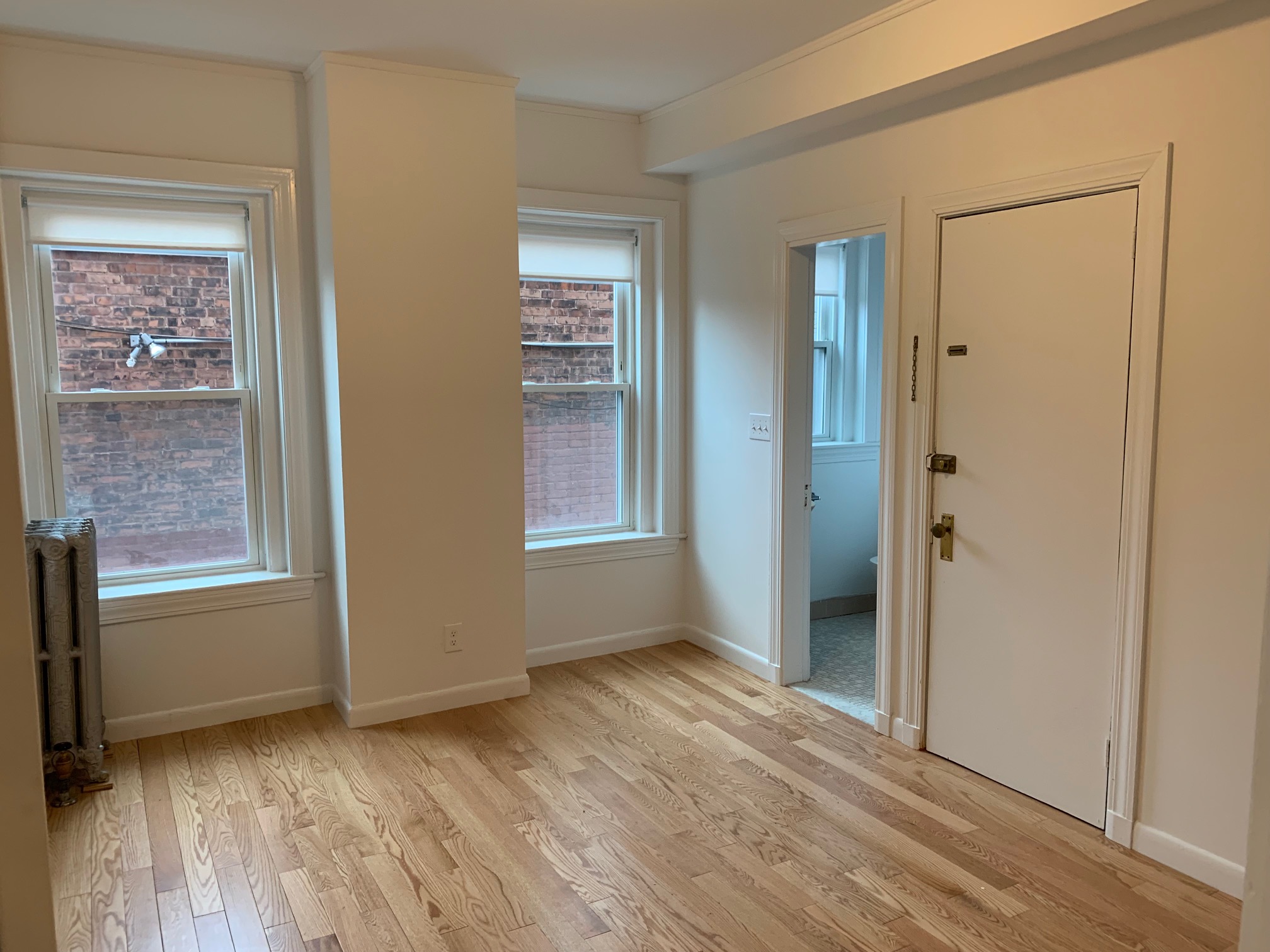 3 bed, 2 bath apartment for rent at 360 Beacon St Unit 1, Ward Two — photo 4 of 13