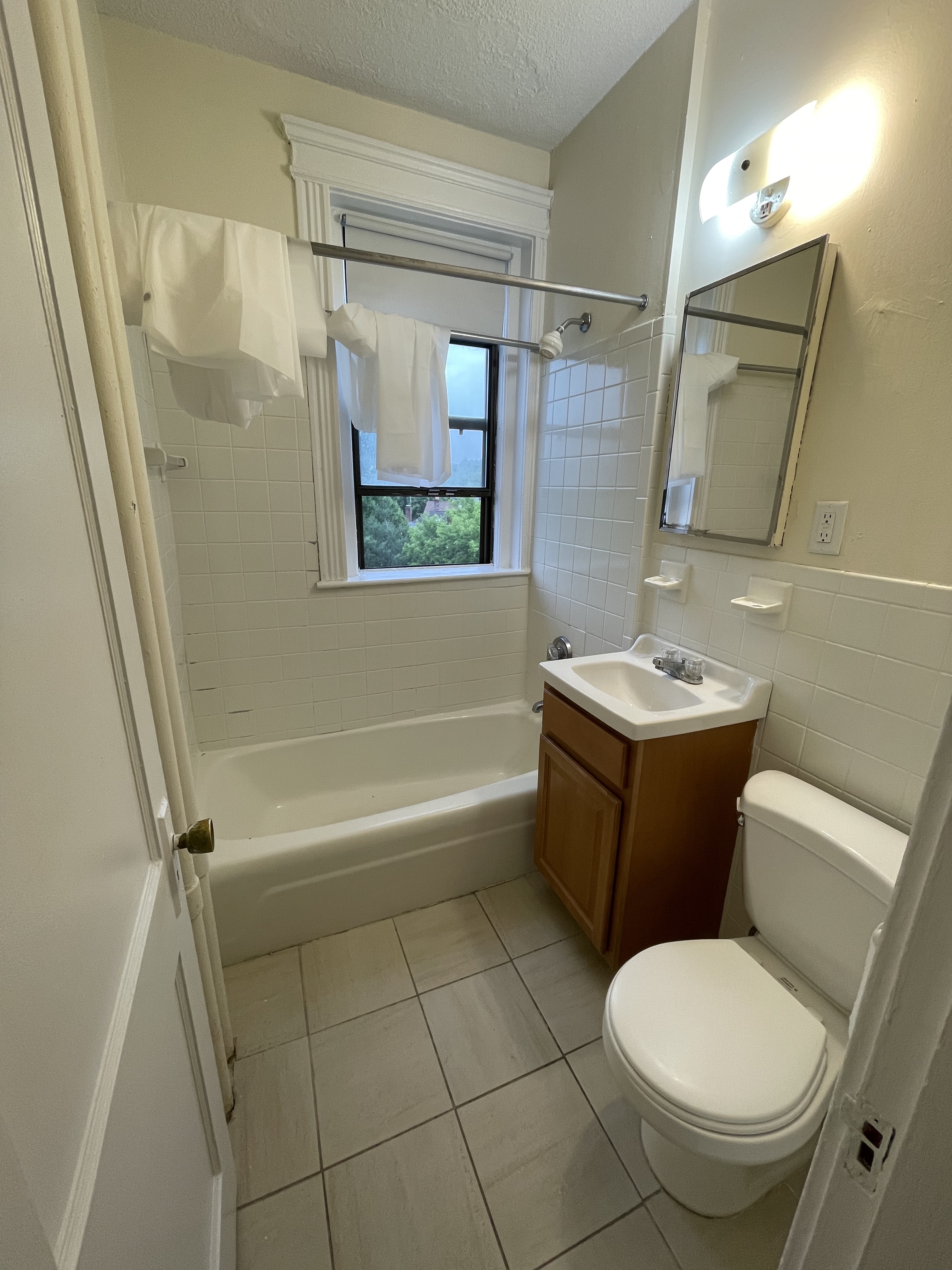 Studio bed, 1 bath apartment for rent at 1160 Commonwealth Ave Unit 57, Allston — photo 3 of 6