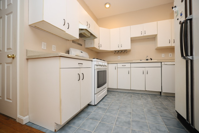 2 bed, 2 bath apartment for rent at 69 Harvey St Unit 3, North Cambridge
