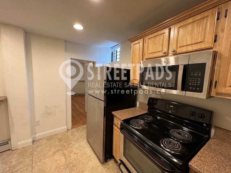 2 bed, 1 bath apartment for rent at 1322 Commonwealth Ave Unit 1A, Allston — photo 3 of 21