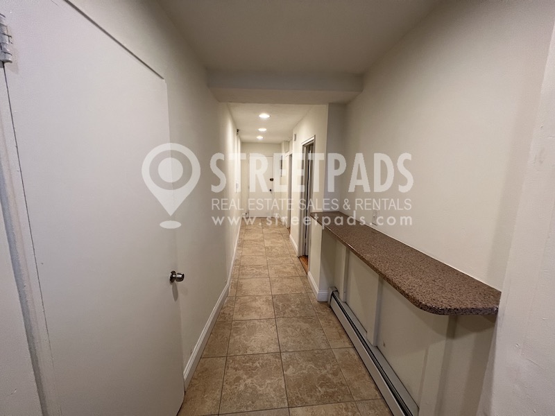 2 bed, 1 bath apartment for rent at 1322 Commonwealth Ave Unit 1A, Allston — photo 4 of 21