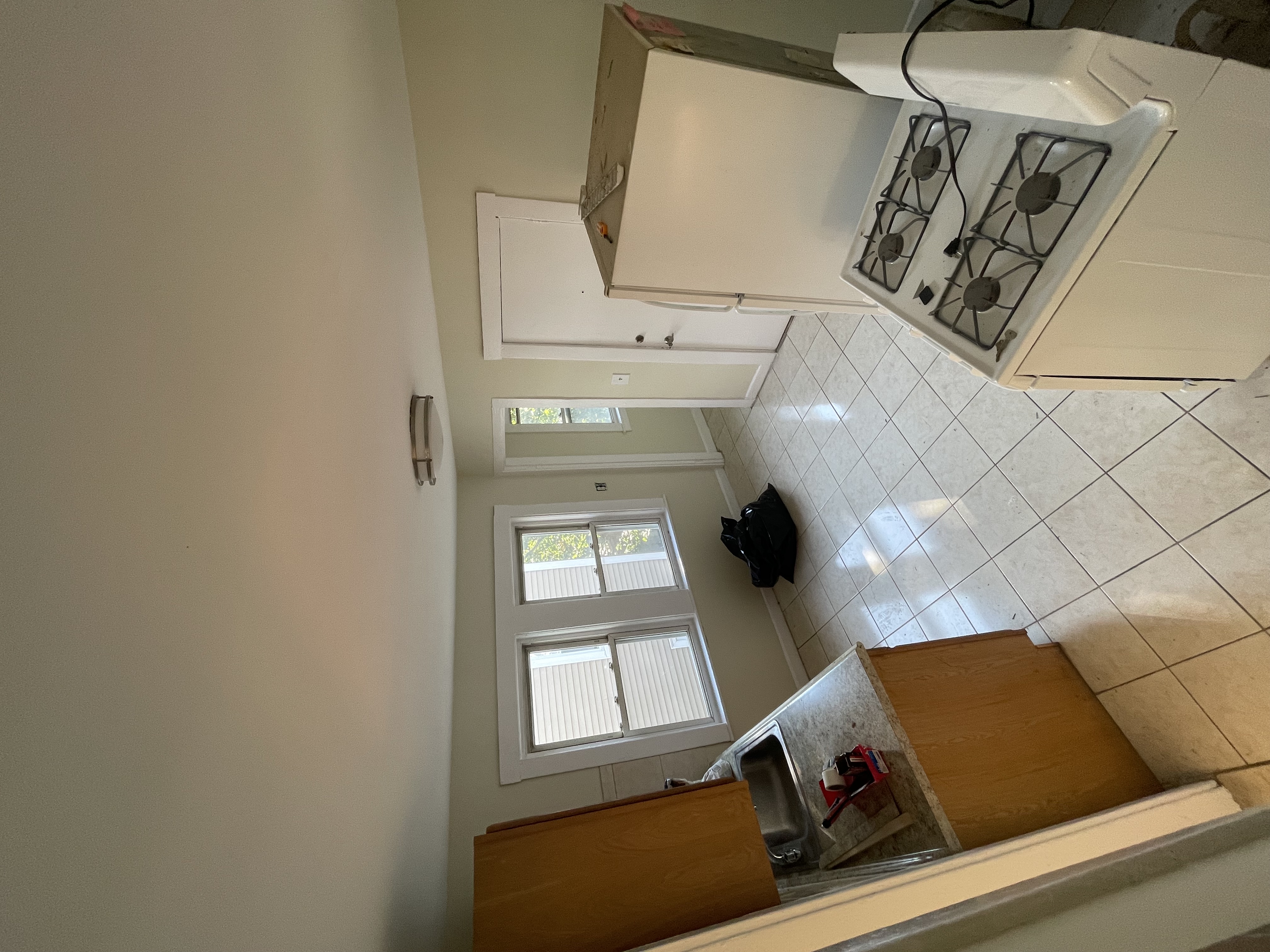 2 bed, 1 bath apartment for rent at 39 Dalrymple St Unit 3, Jamaica Plain — photo 4 of 10
