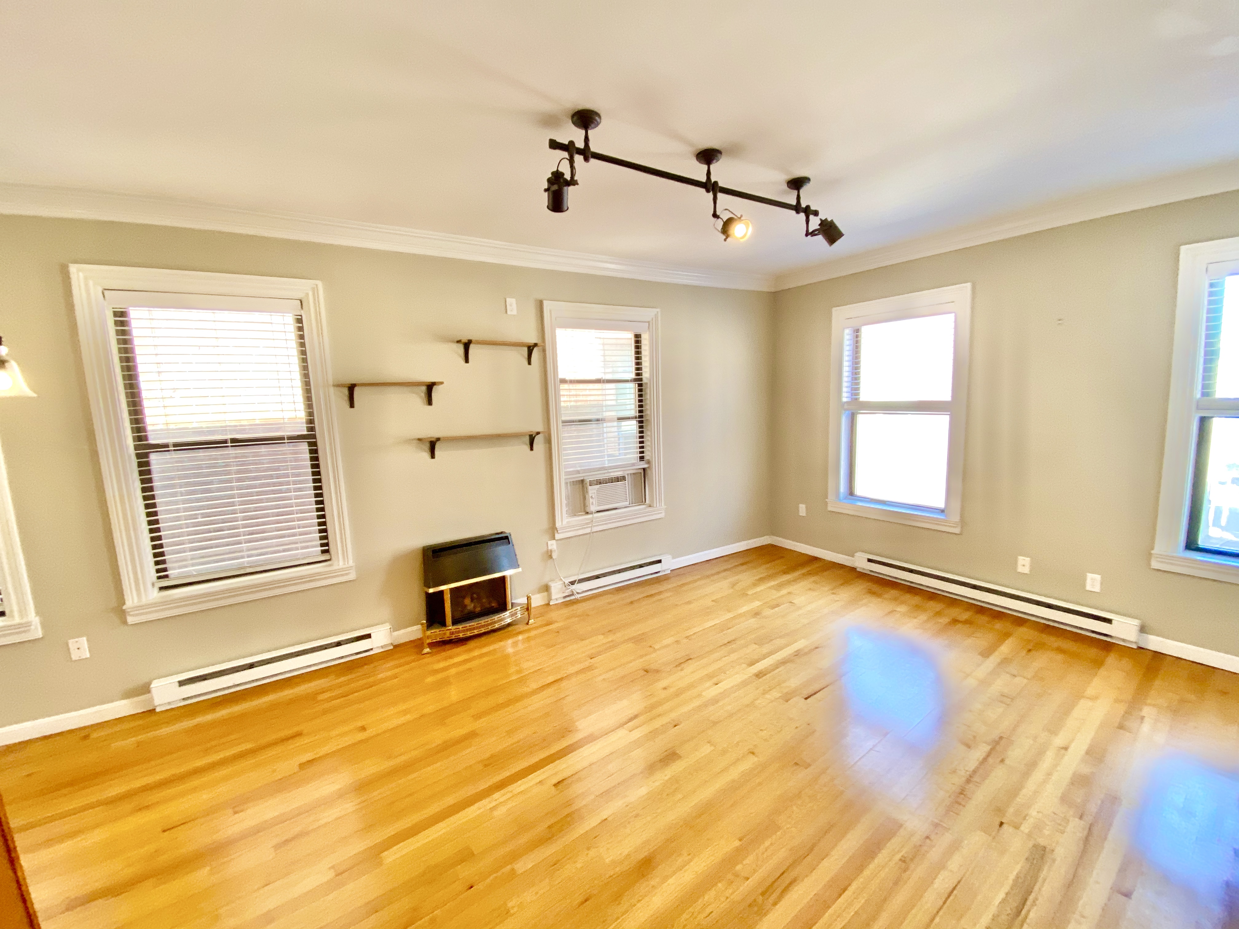 1 bed, 1 bath apartment for rent at 44 Charter St Unit 4, North End — photo 5 of 10