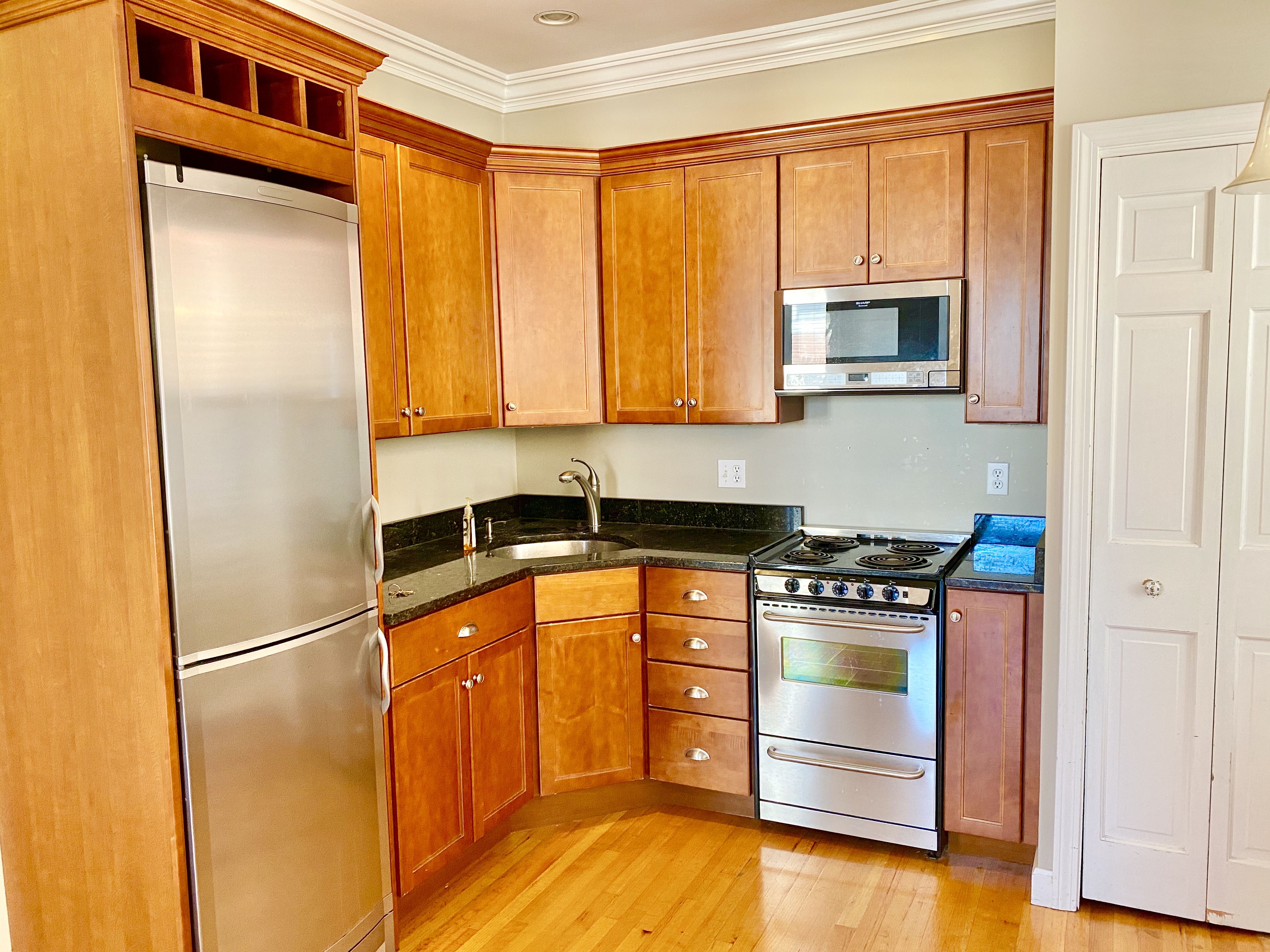 1 bed, 1 bath apartment for rent at 44 Charter St Unit 4, North End — photo 4 of 10