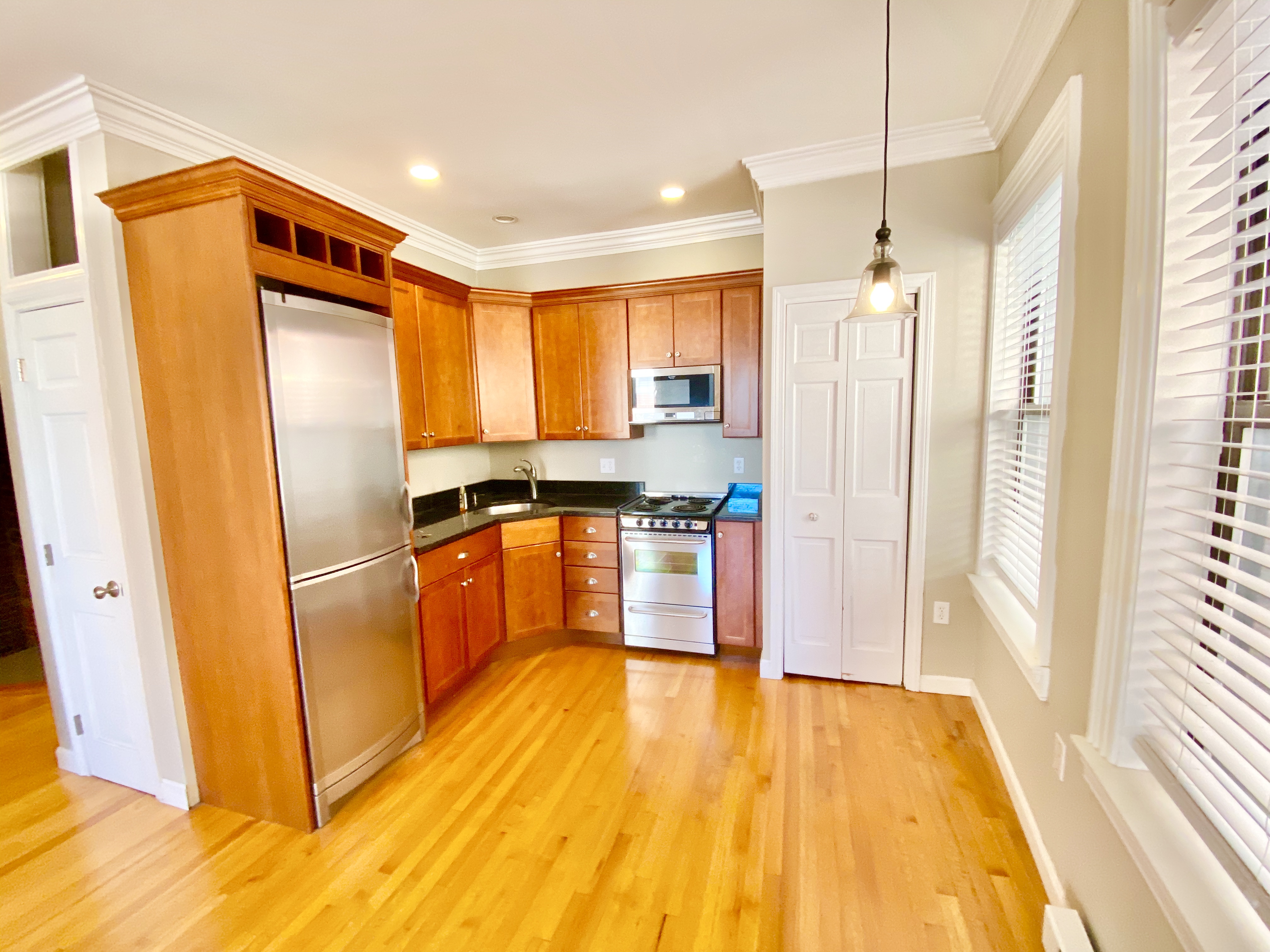 1 bed, 1 bath apartment for rent at 44 Charter St Unit 4, North End — photo 2 of 10