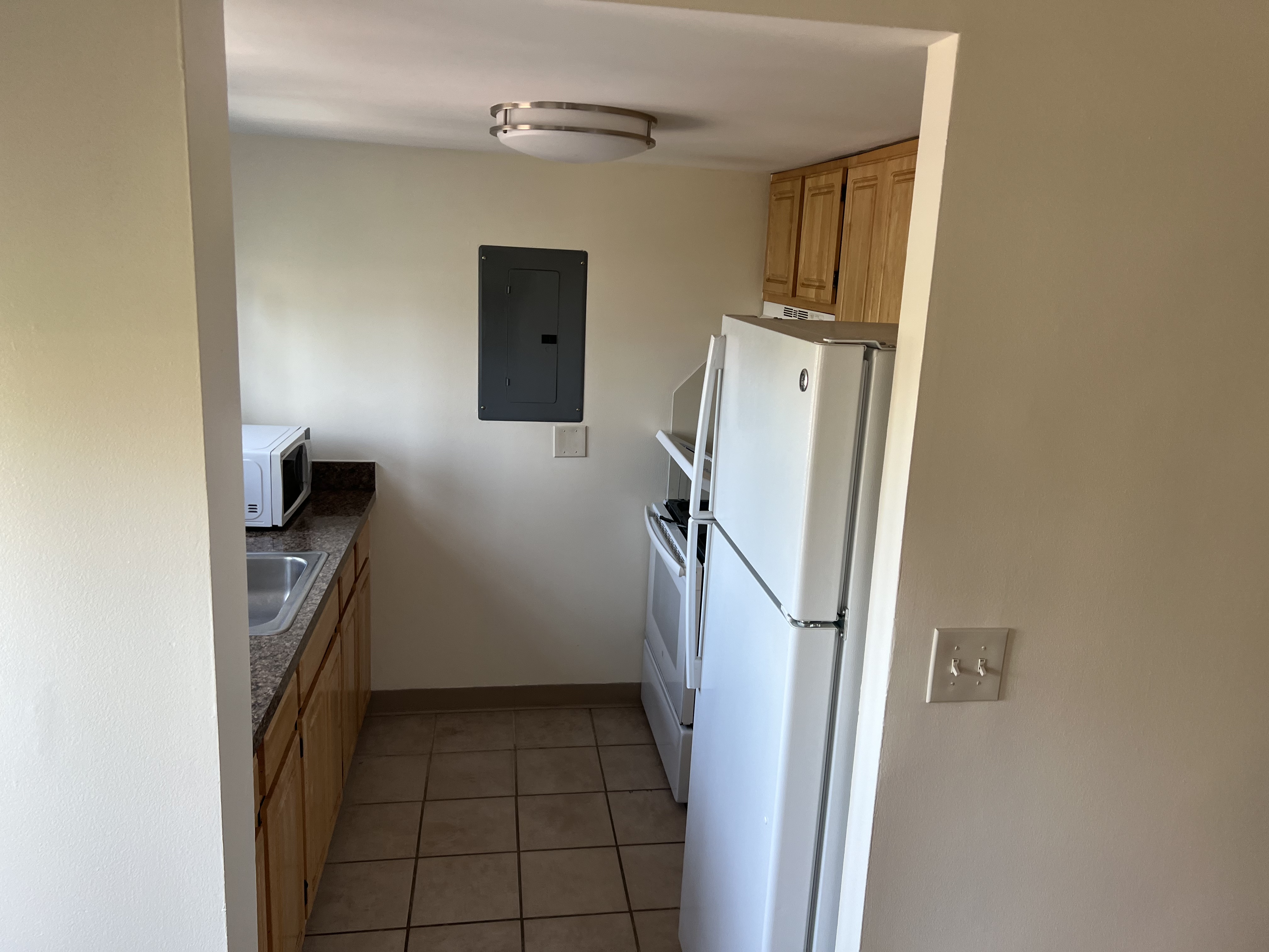 2 bed, 1 bath apartment for rent at 400 Massachusetts Ave Unit 86, South End — photo 5 of 11
