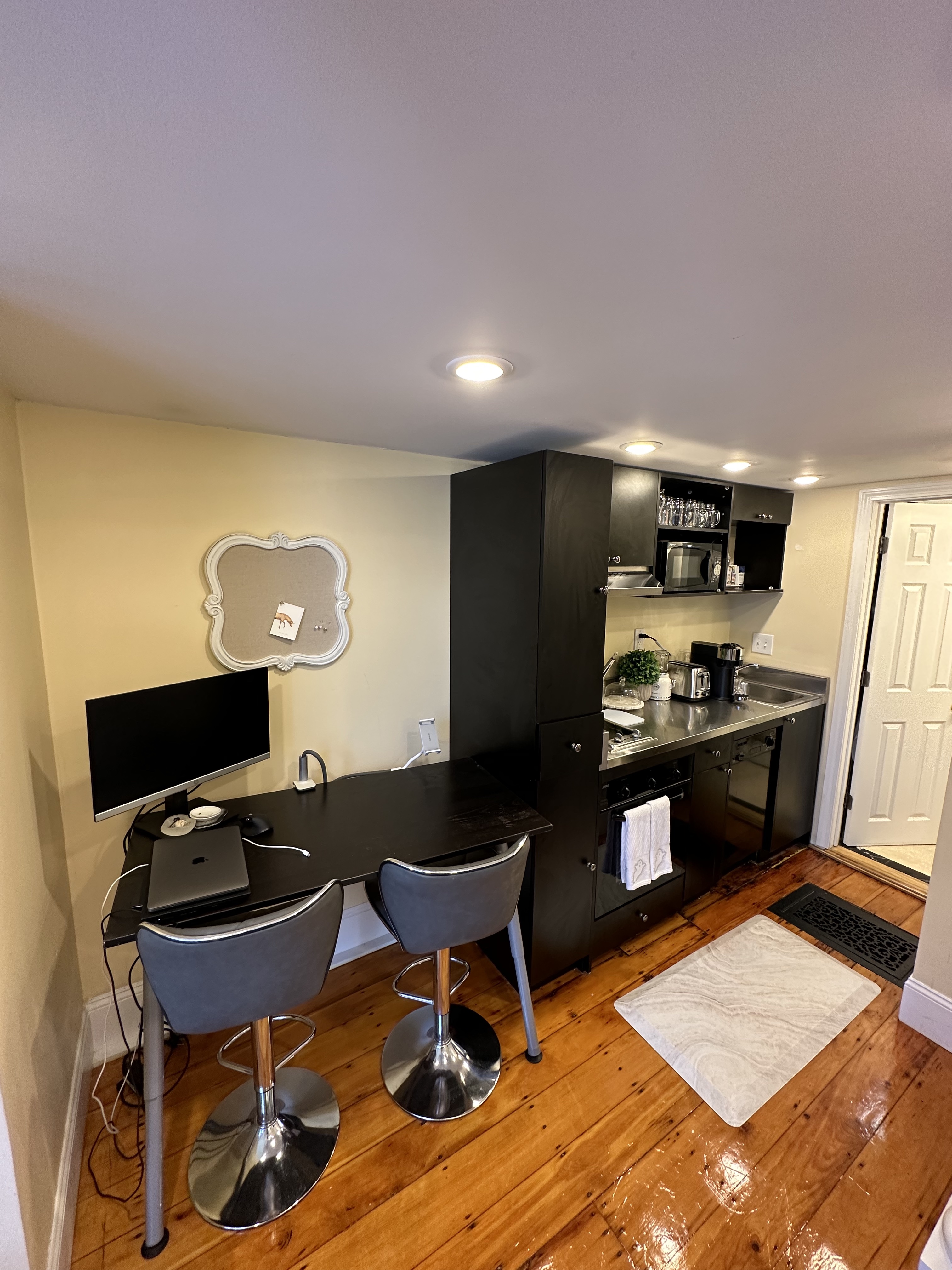 Studio bed, 1 bath apartment for rent at 15 Marlborough St Unit 301, Back Bay — photo 6 of 11