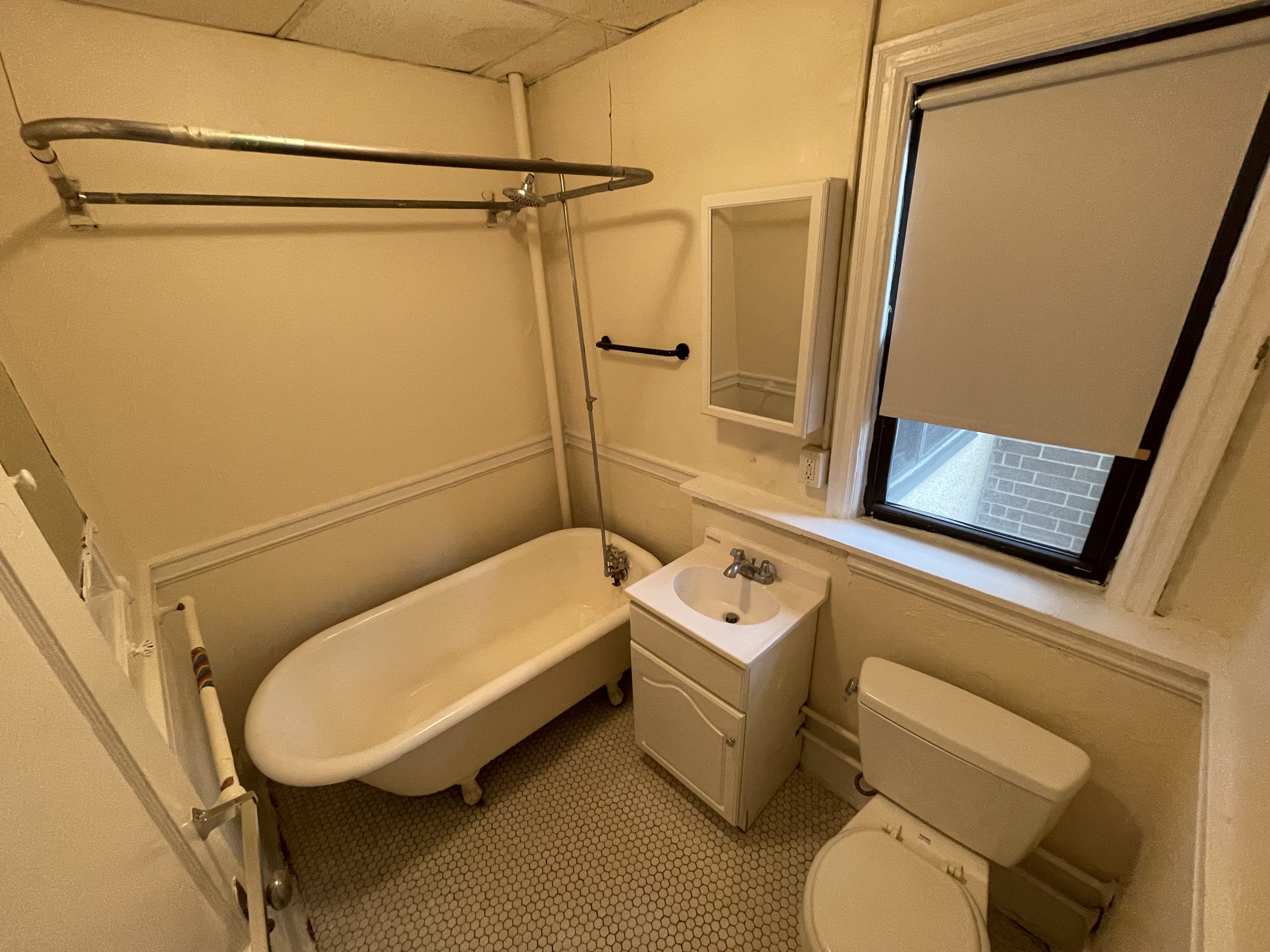 Studio bed, 1 bath apartment for rent at 1200 Massachusetts Ave Unit 29-E, Harvard Square — photo 5 of 8