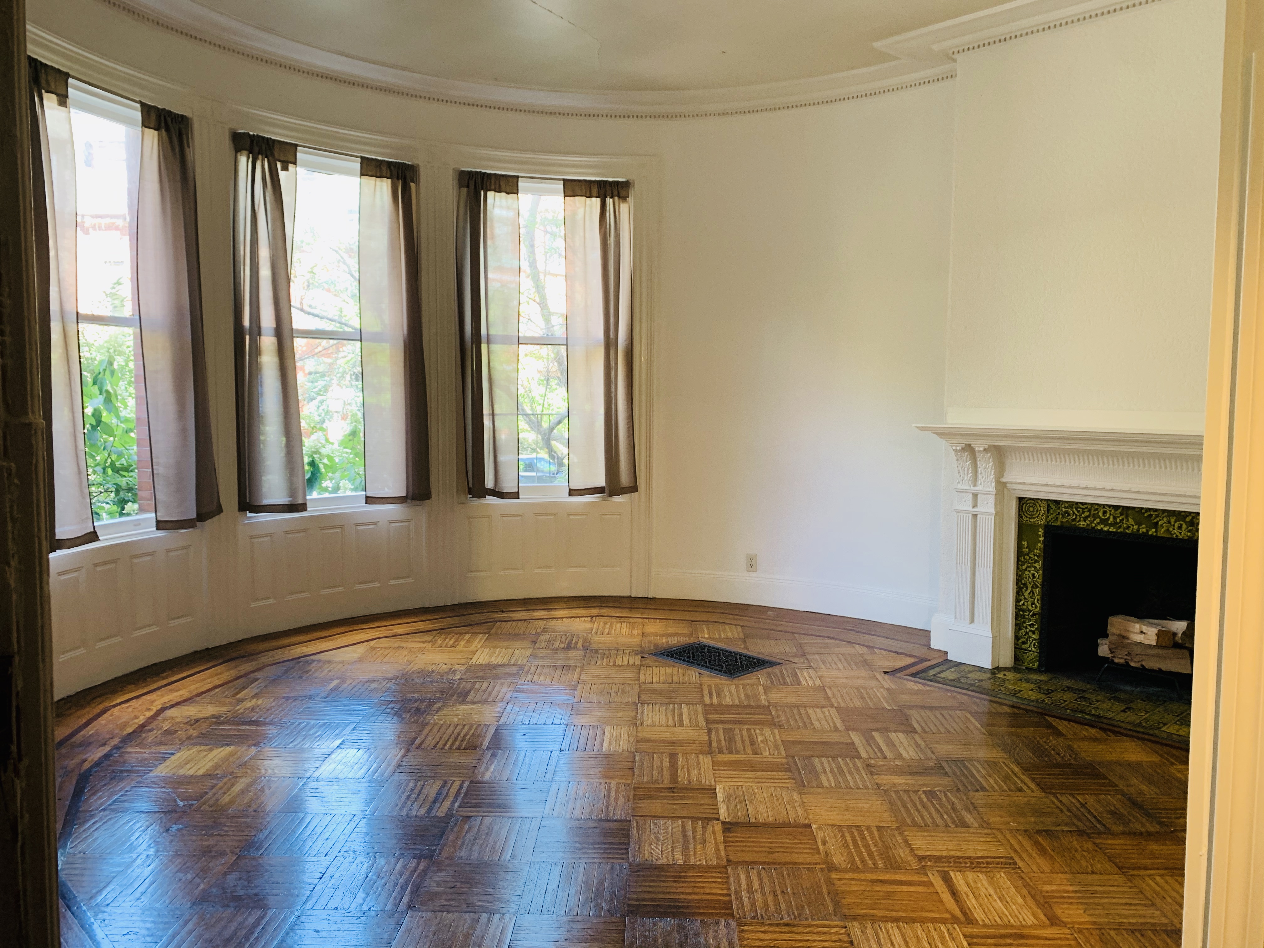 Studio bed, 1 bath apartment for rent at 388 Marlborough St Unit 1, Back Bay — photo 1 of 12