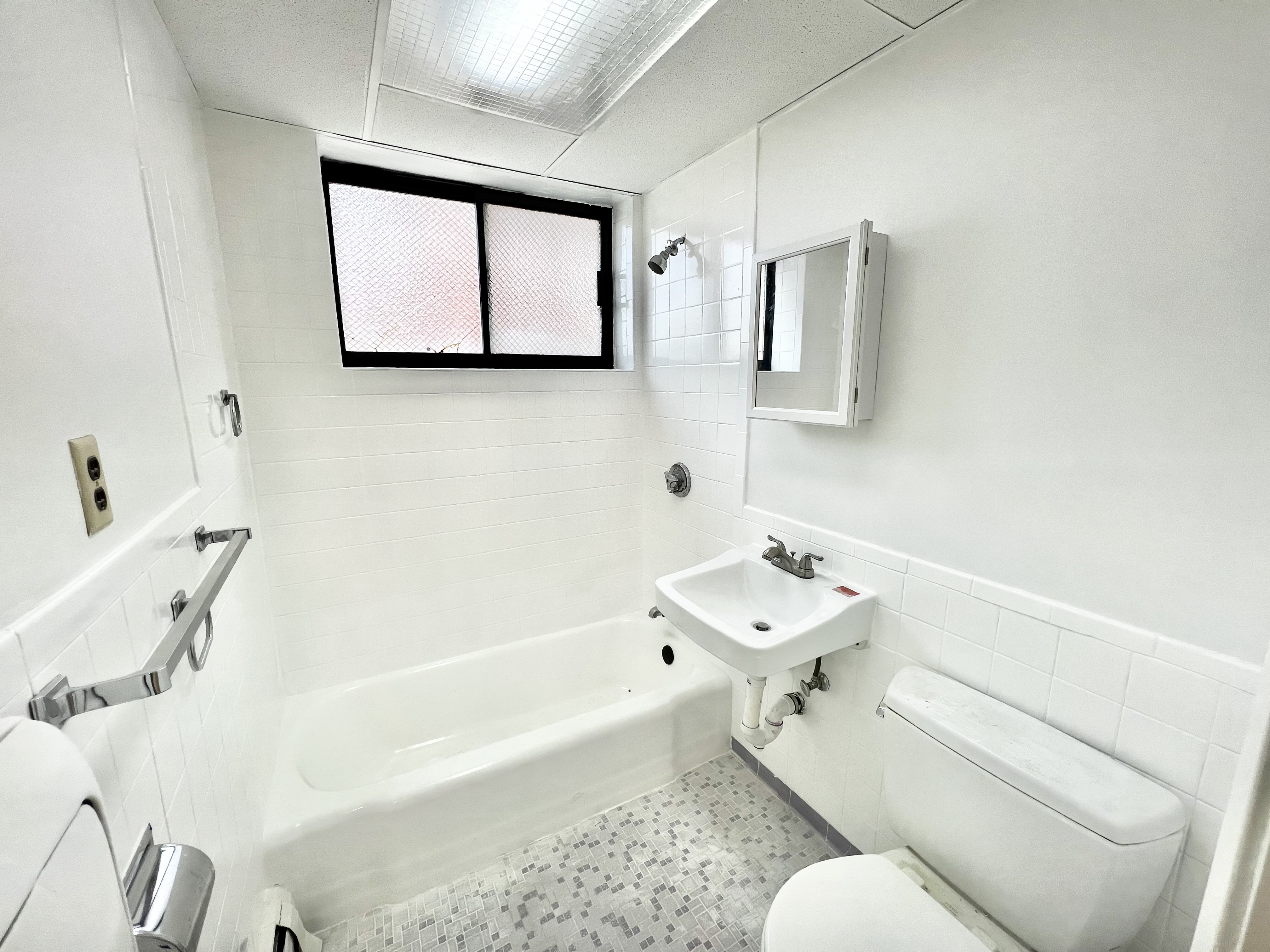 1 bed, 1 bath apartment for rent at 123 Sewall Ave Unit 2, Coolidge Corner — photo 10 of 12