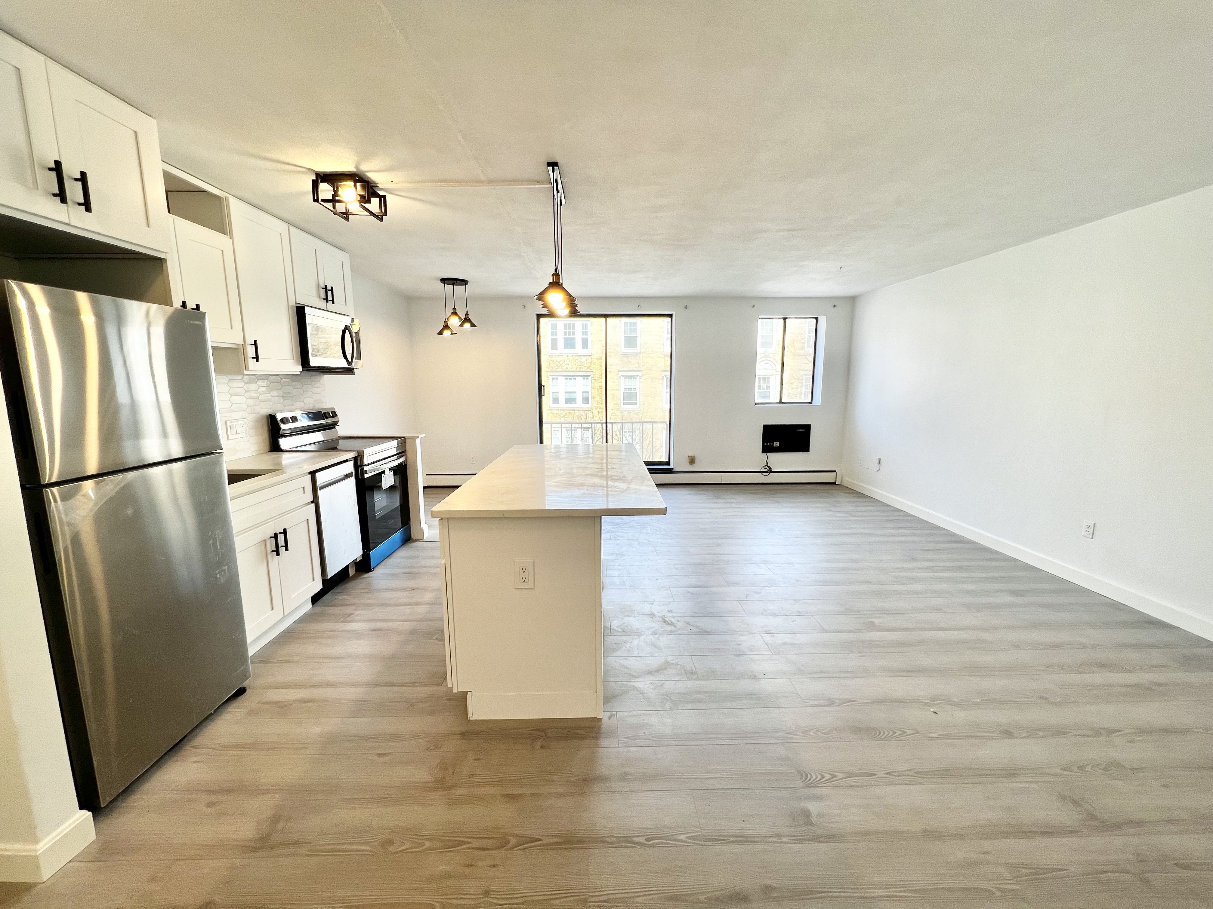 1 bed, 1 bath apartment for rent at 123 Sewall Ave Unit 2, Coolidge Corner — photo 2 of 12