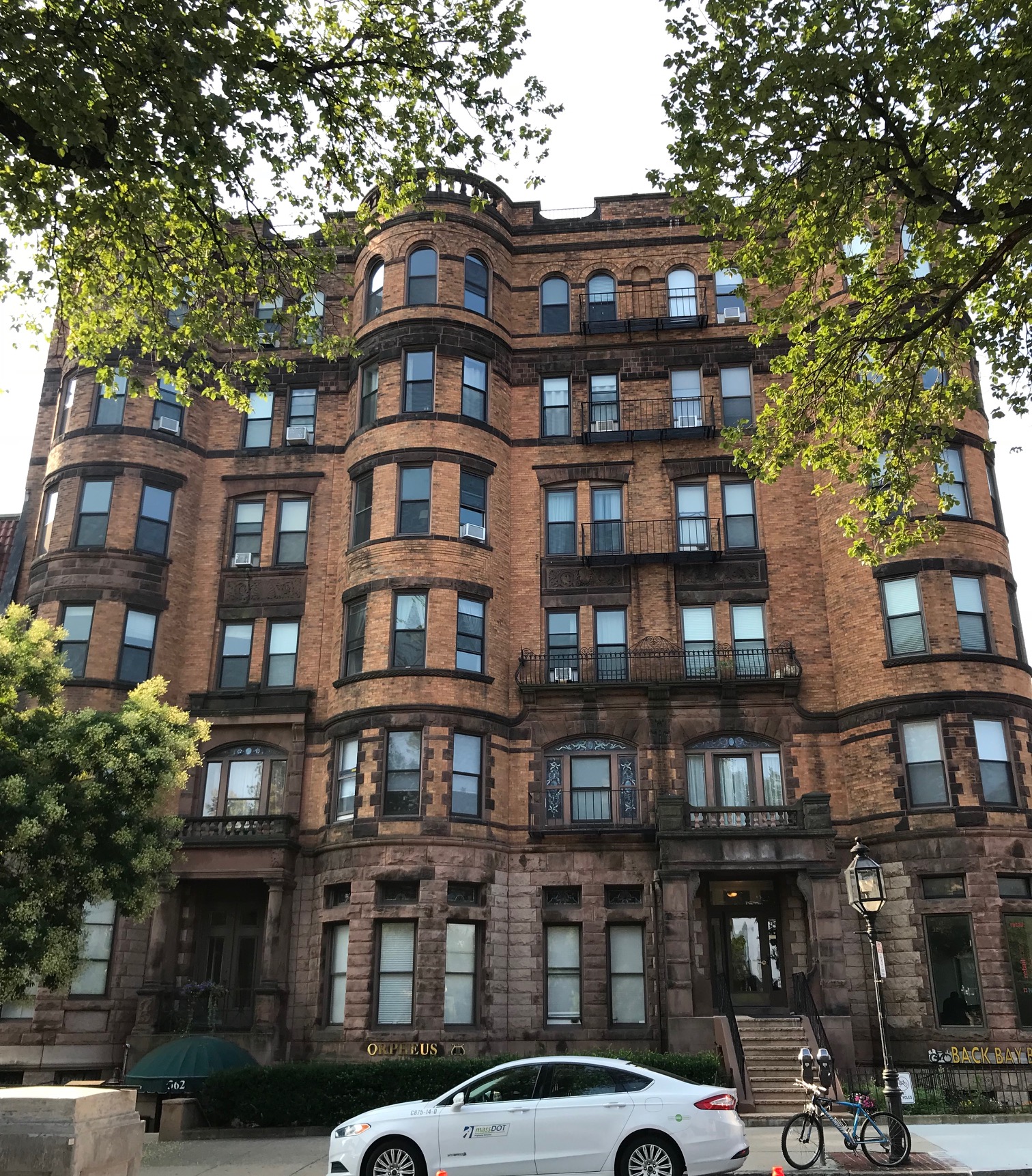 1 bed, 1 bath apartment for rent at 366 Commonwealth Ave Unit 2M, Back Bay