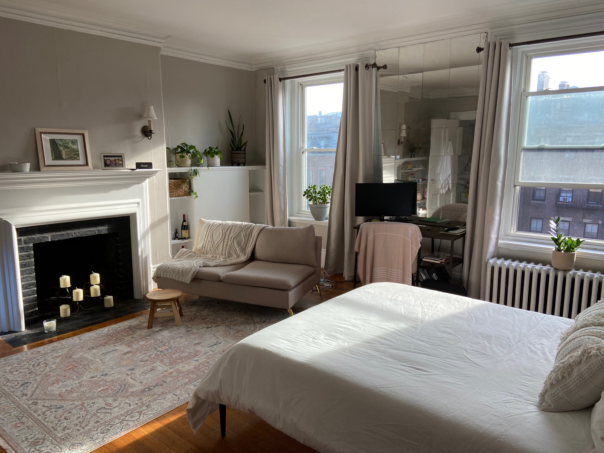 Studio bed, 1 bath apartment for rent at 98 Charles St Unit 12, Beacon Hill — photo 1 of 8