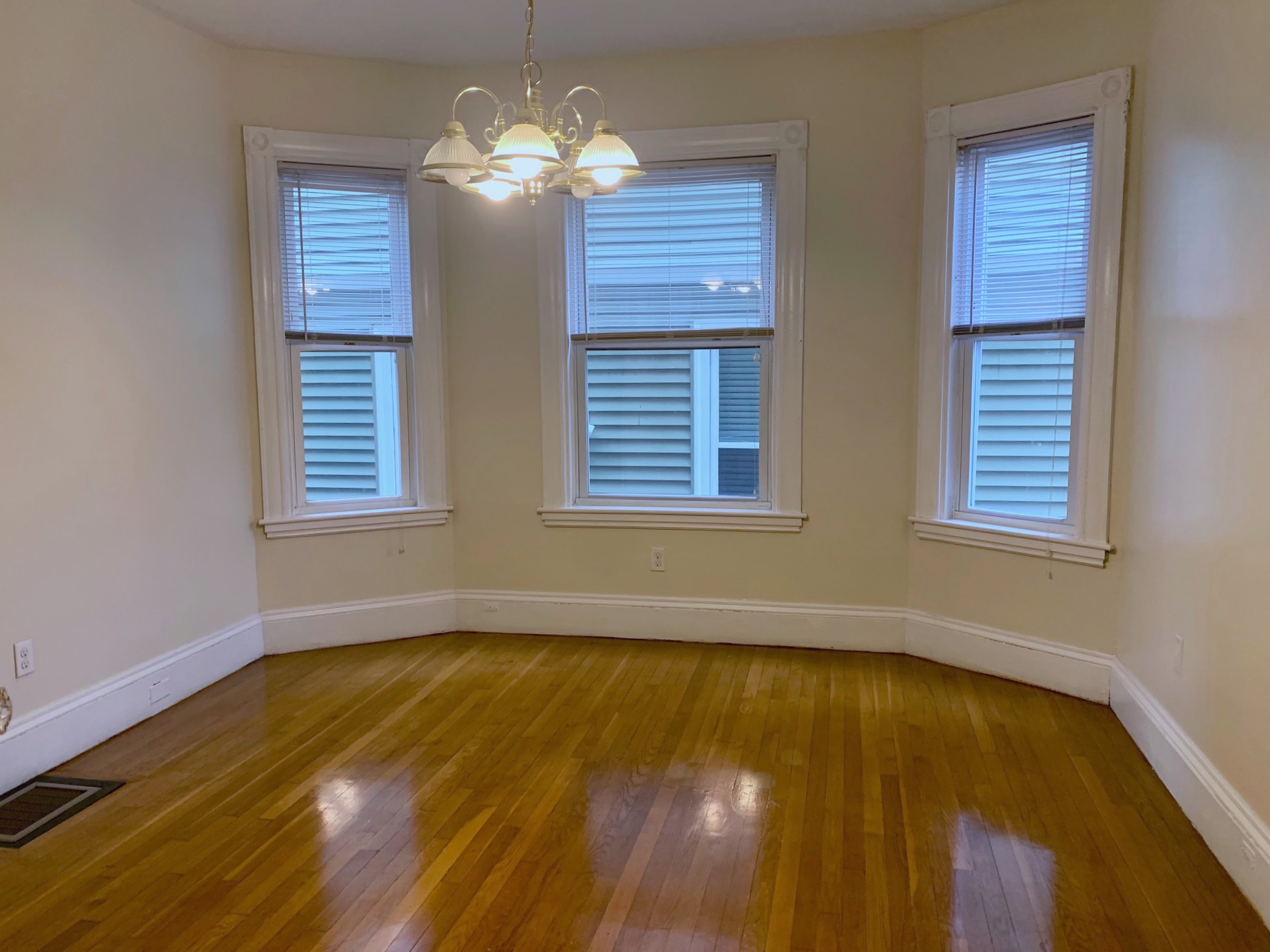 3 bed, 1 bath apartment for rent at 9 Corwin St Unit 9, Dorchester — photo 10 of 18