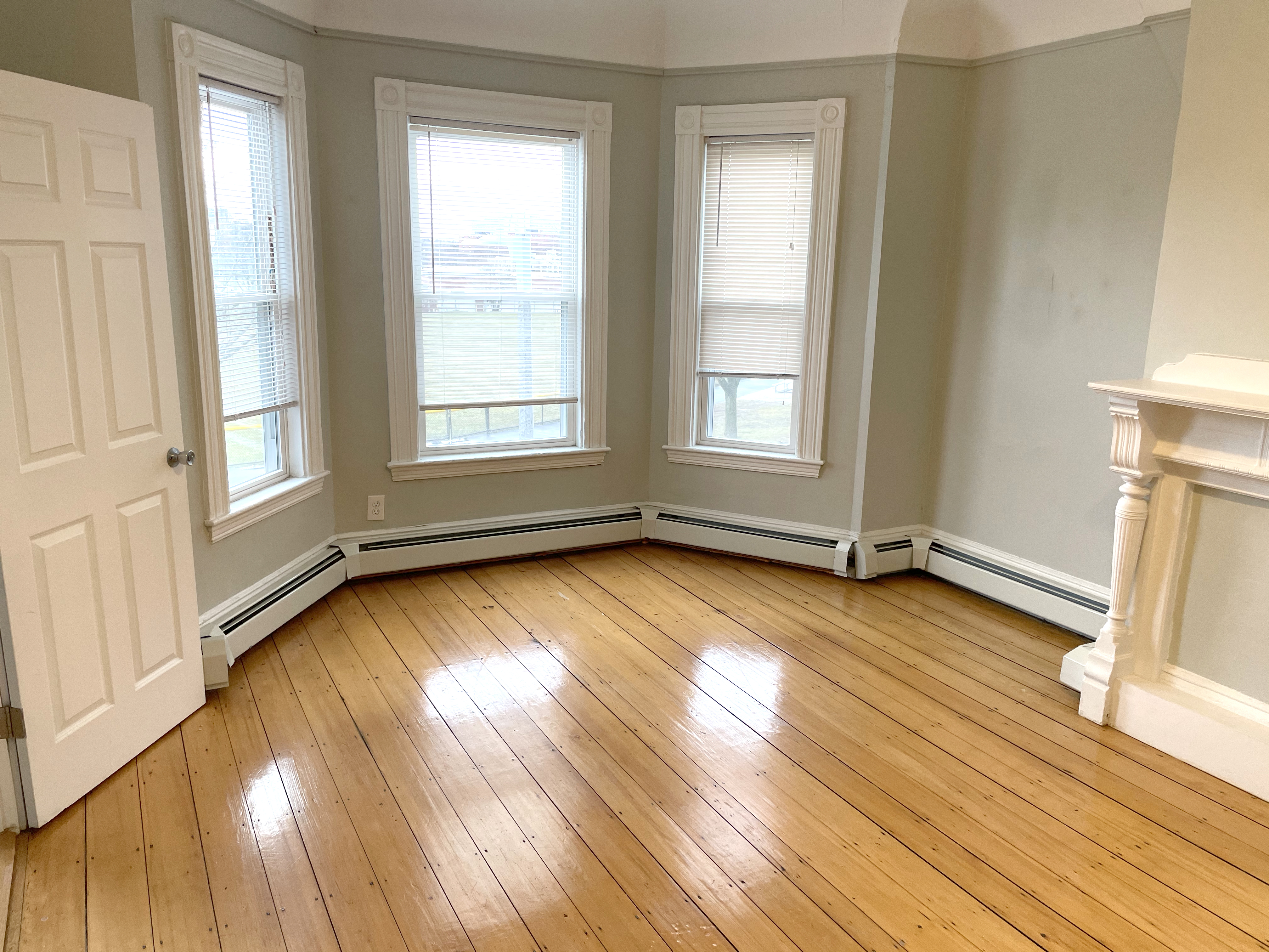 3 bed, 1.5 bath apartment for rent at 53 Marcella Unit 2, Roxbury — photo 4 of 18