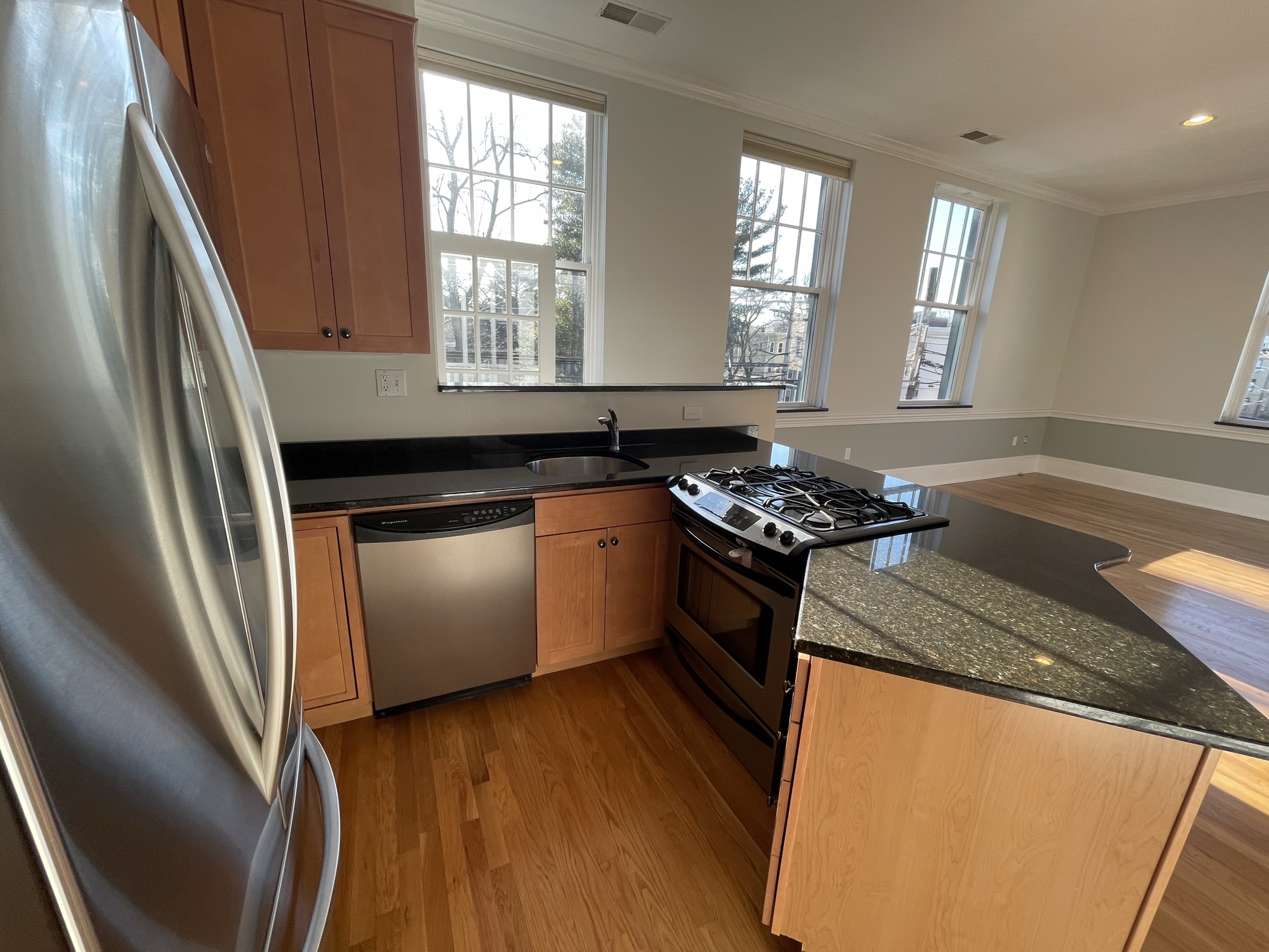 2 bed, 2 bath apartment for rent at 245 Beacon St Unit 7, Porter Square — photo 3 of 22