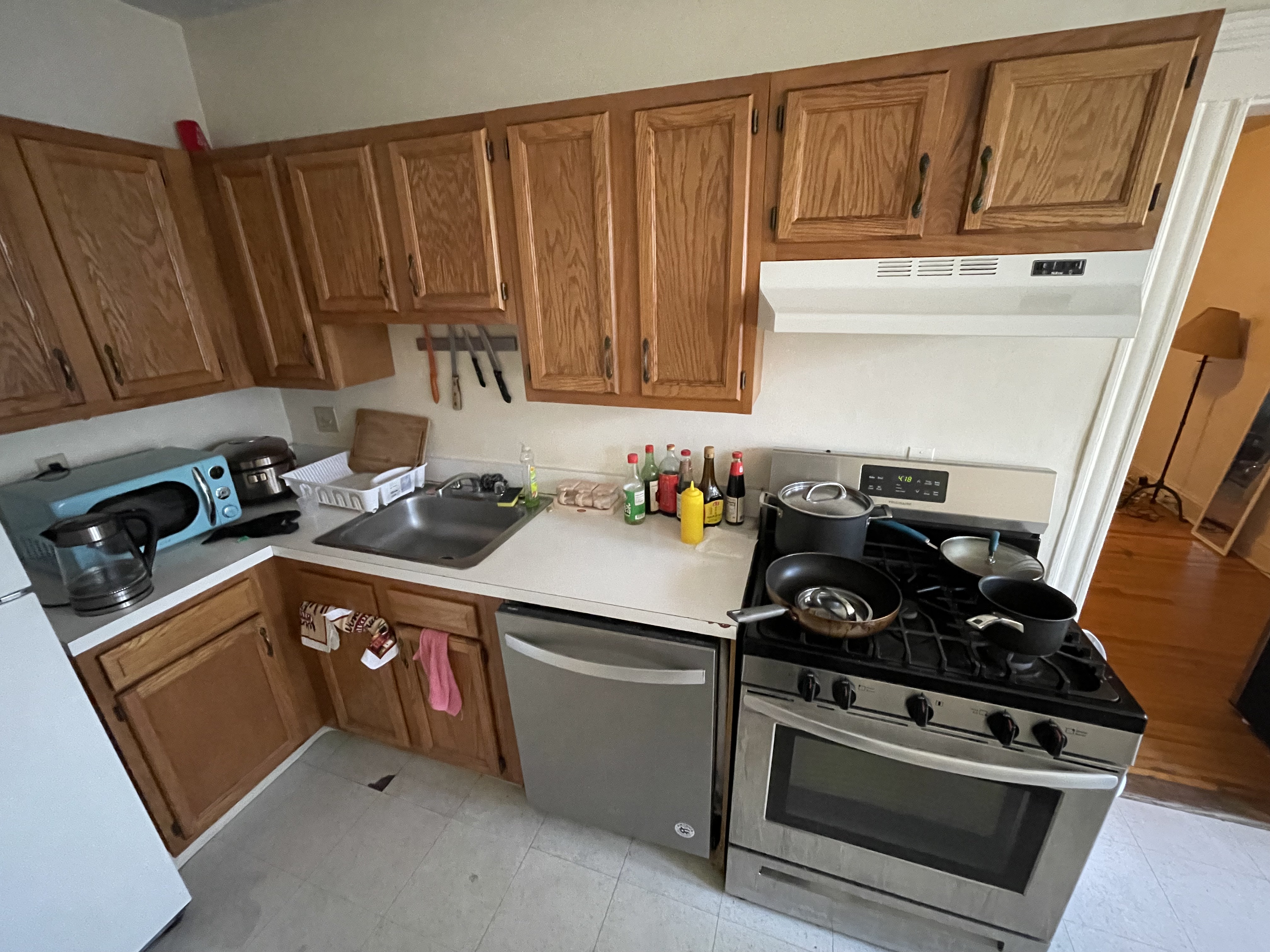 3 bed, 1 bath apartment for rent at 39 Chester St Unit 9, Allston — photo 5 of 8