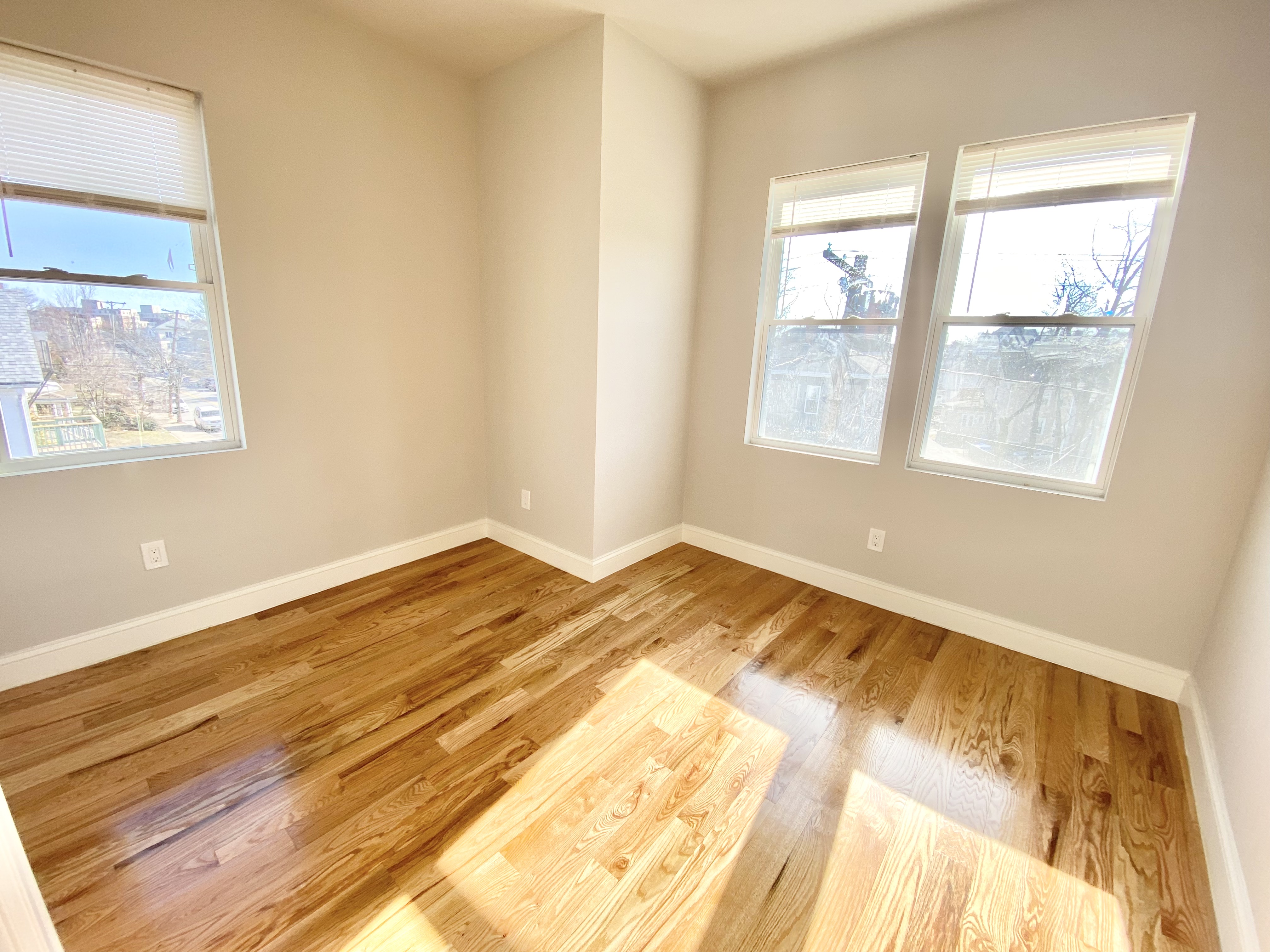 3 bed, 1 bath apartment for rent at 151 Crescent St Unit 3, Waltham — photo 4 of 15