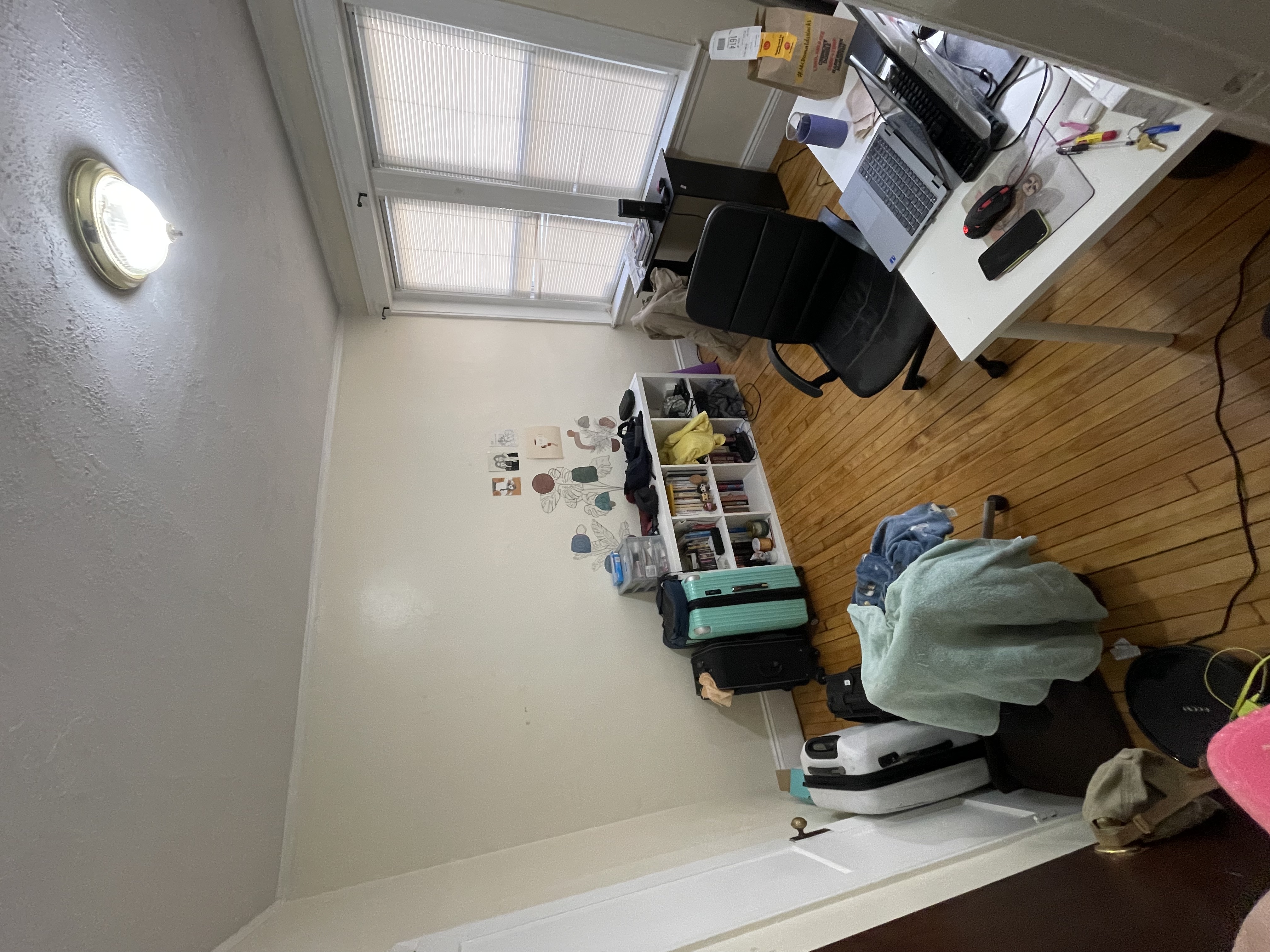 1 split bed, 1 bath apartment for rent at 1359 Commonwealth Ave Unit 1, Allston — photo 3 of 9